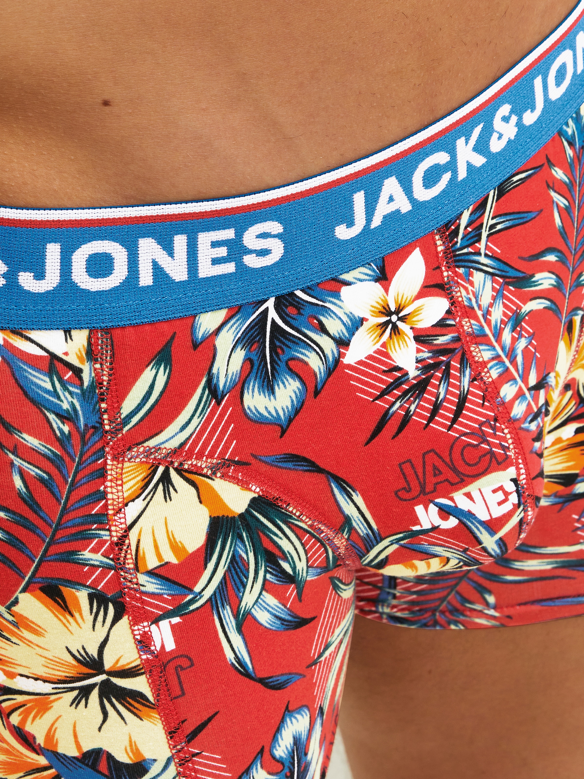 Jack & Jones Boxershorts »JACAZORES im 3er-Pack mit elastischem Bund und bequemem Stoff«, 3 Stk. bedruckt, casual Stil, regular fit, Rundhals, Single Jersey
