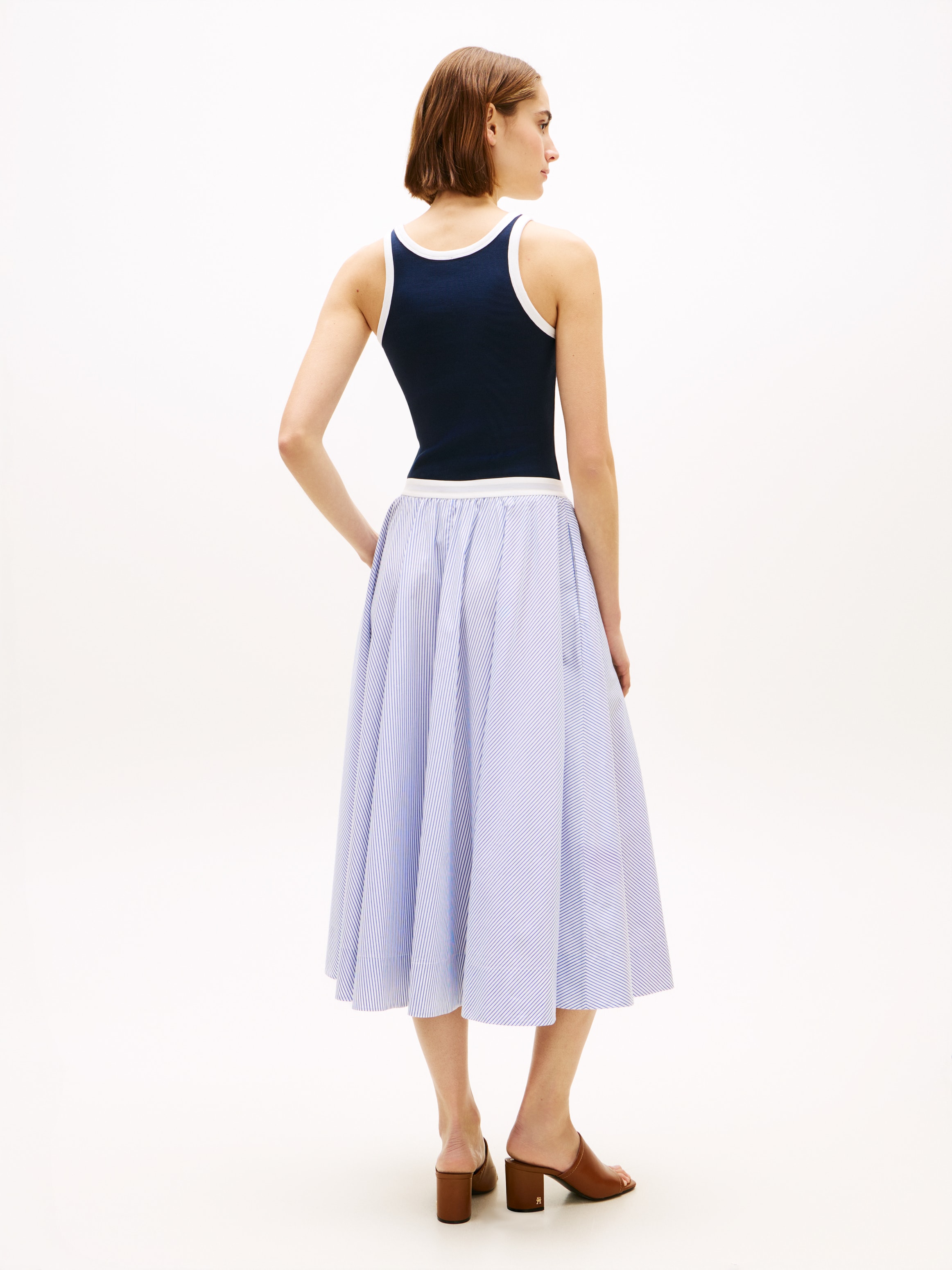 Tommy Hilfiger Jupe en ligne A »POPLIN BRANDED MIDI SKIRT« en longueur midi, avec ceinture à logo