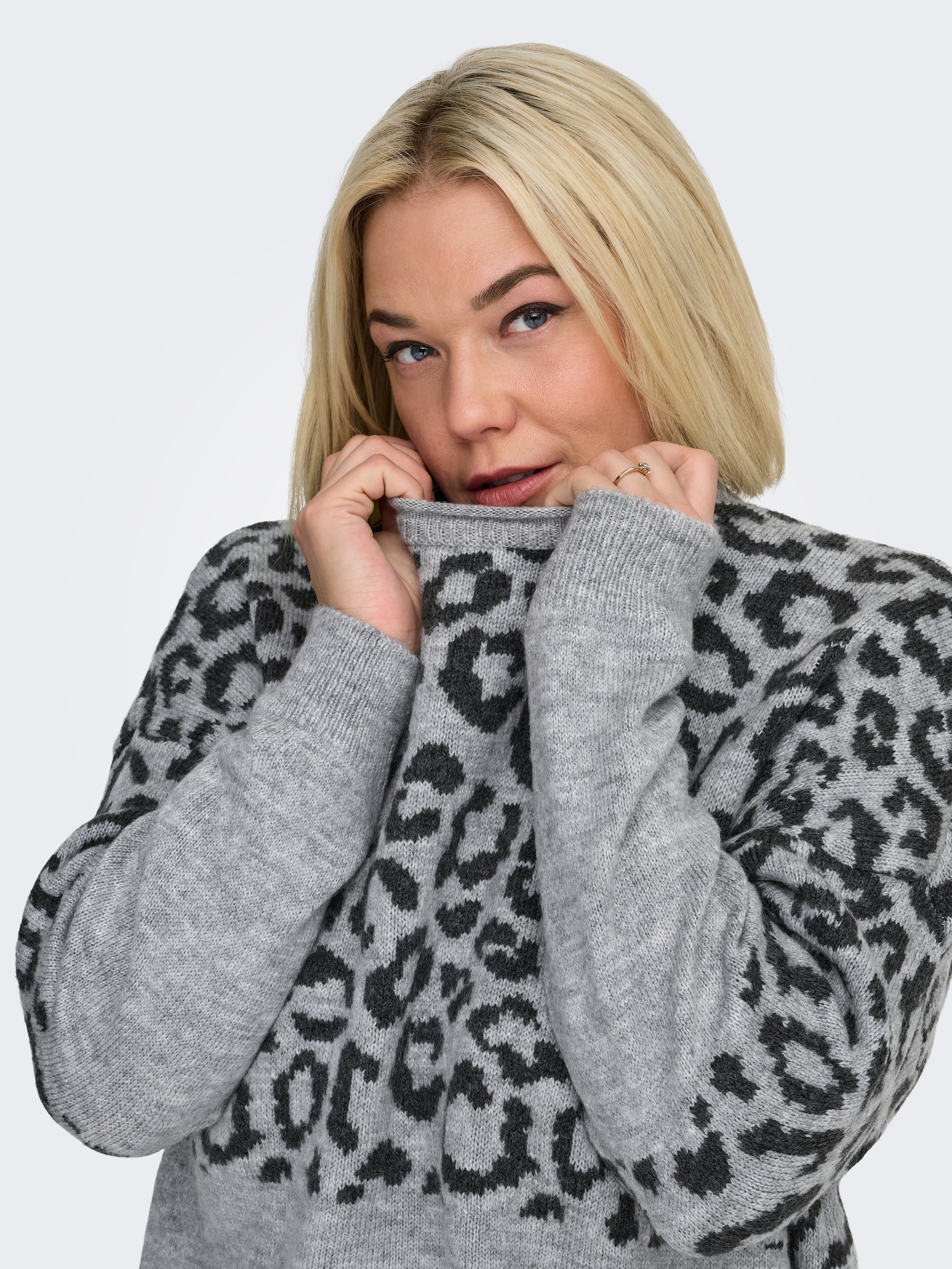 ONLY CARMAKOMA Pull à col rond »CARJADE ZEBRA L/S O-NECK KNT«
