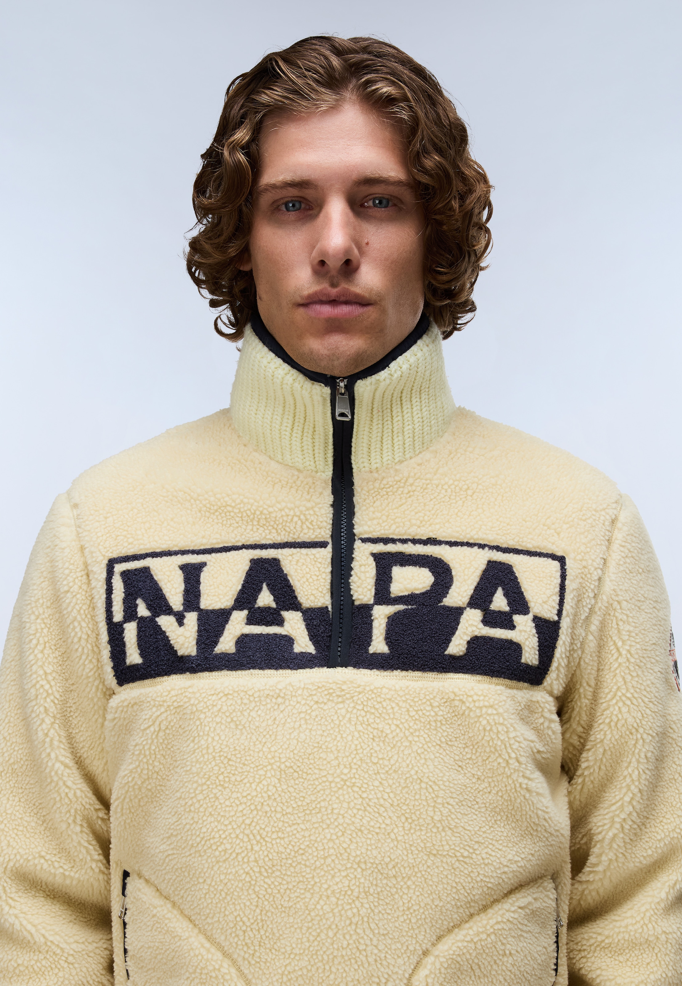 Napapijri T-shirt en polaire »T-ARCHIVE FLEECE HZ PUTTY N5E« en polyester, toucher doux, aussi en grandes tailles