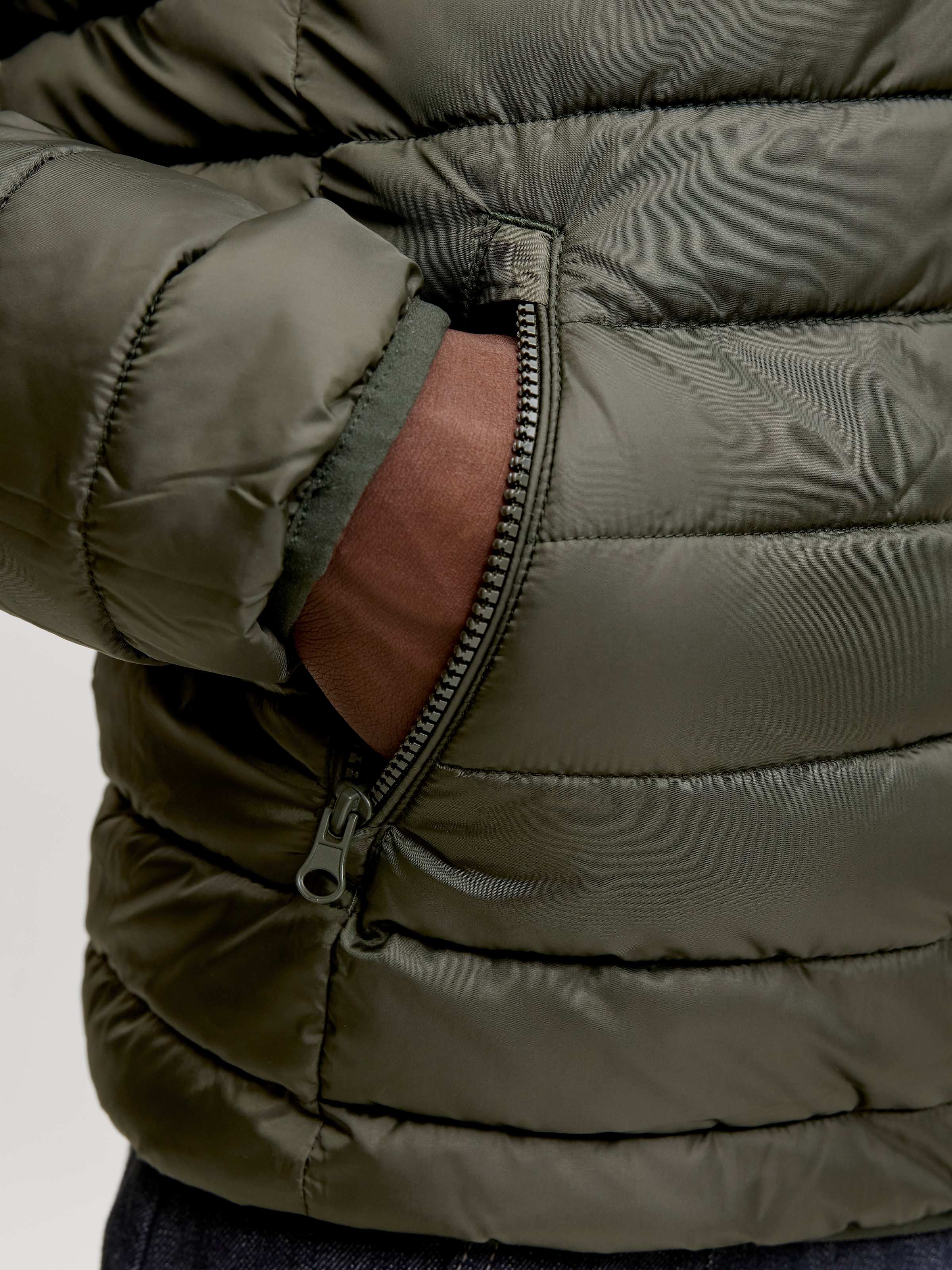 Jack & Jones PlusSize »JJELVIS LIGHT PUFFER COLLAR PLS« fibre synthétique, coupe régulière