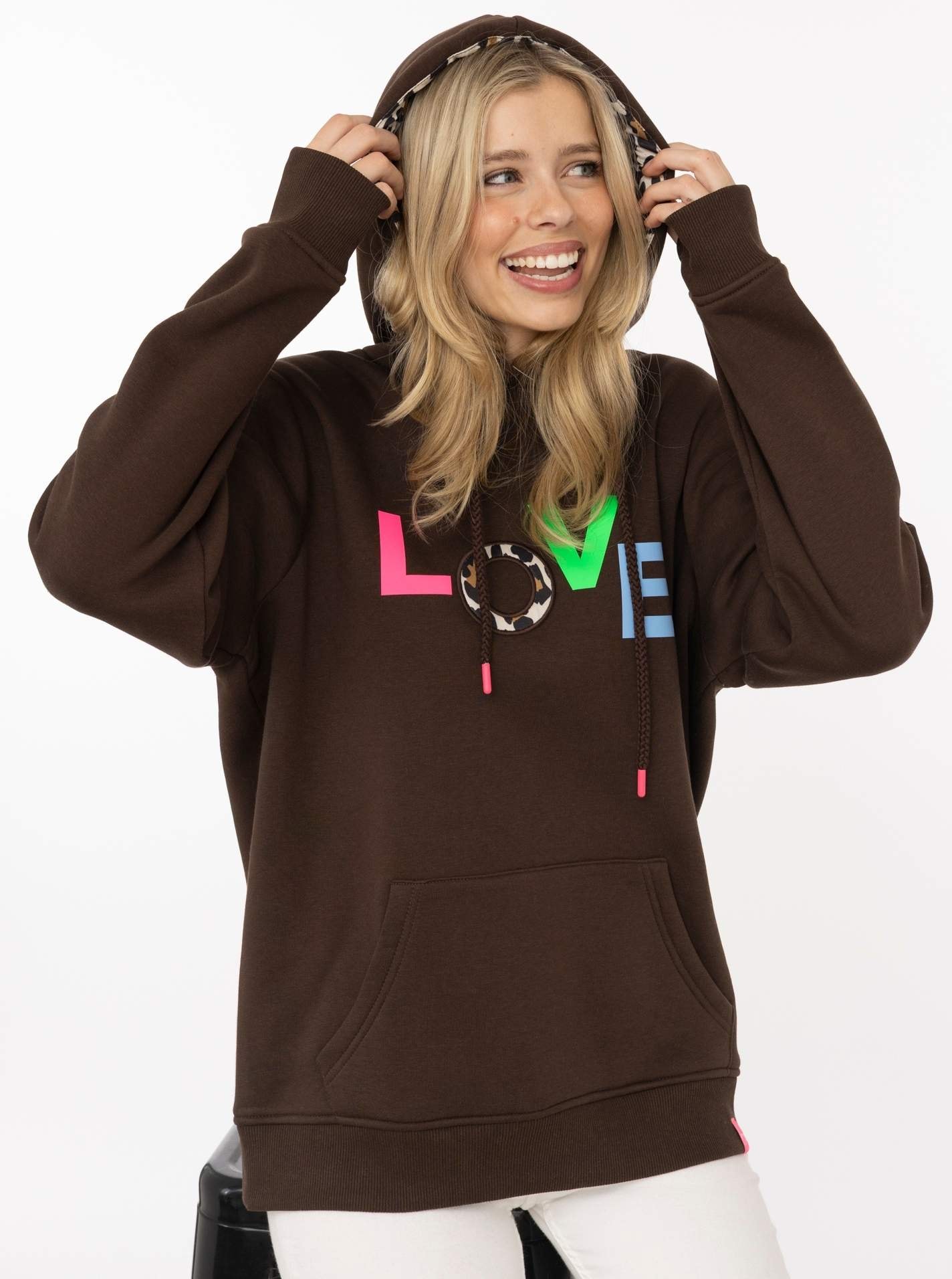 Image of Zwillingsherz Hoodie ""LOVE"", Kapuzeninnenseite mit Leomuster, grosser Print, Kängurutasche