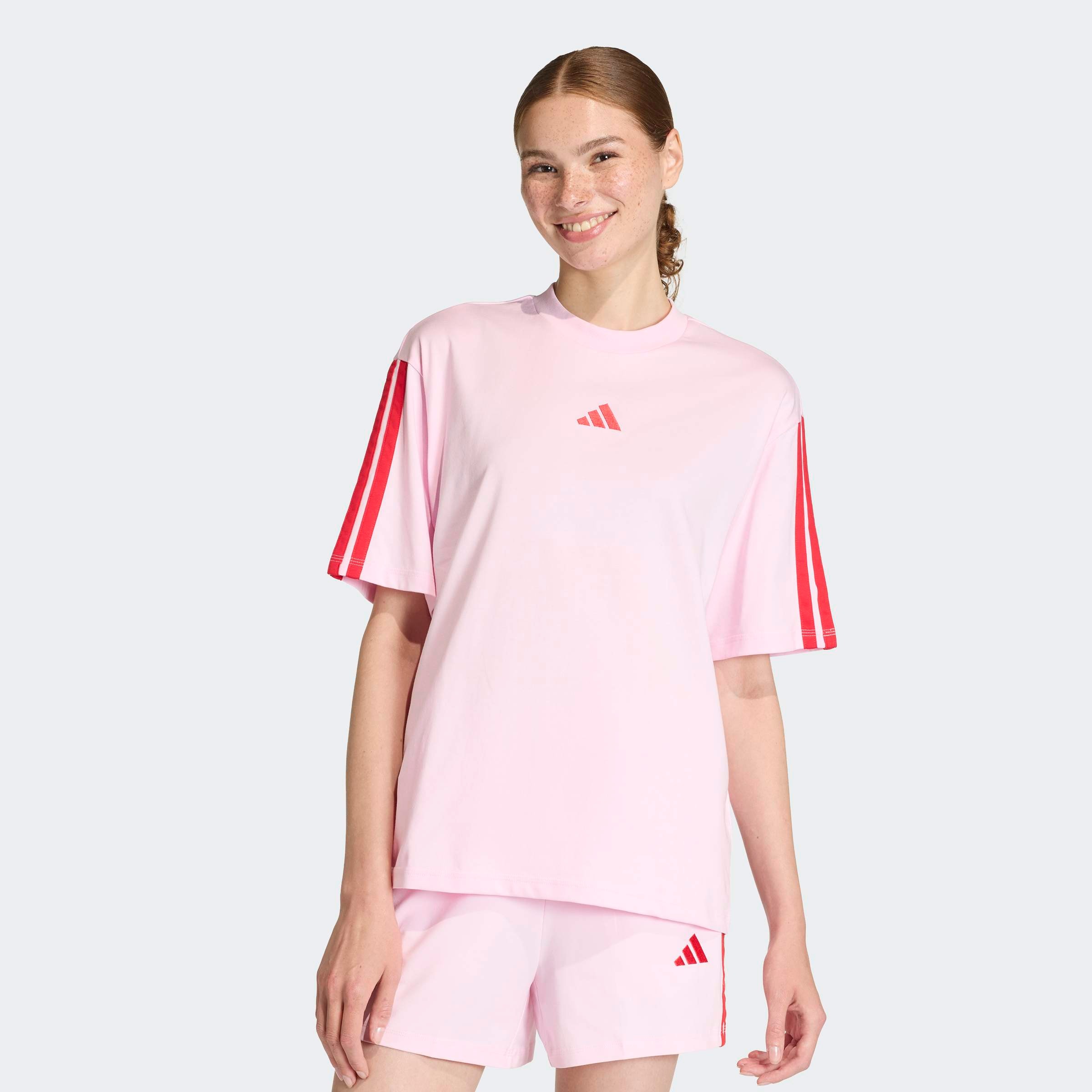 Image of adidas Sportswear T-Shirt "W 3S SJ BF T" lockere Passform, Kurzarmdesign, sportlicher Stil, aus Baumwolle