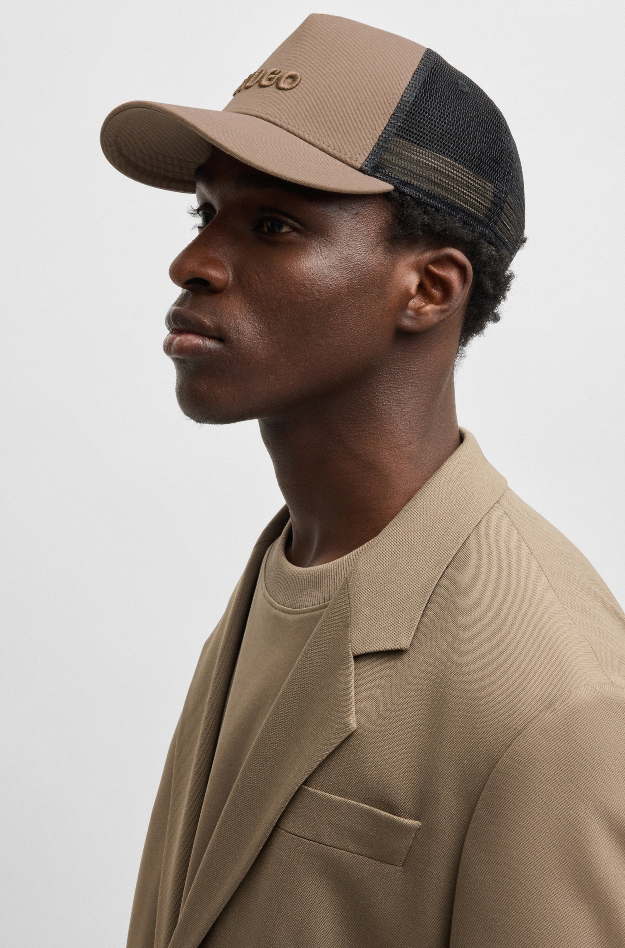 HUGO Fitted Cap »Marsel-Trucker«, aus Twill & Mesh mit 3D Logostickerei, unisex