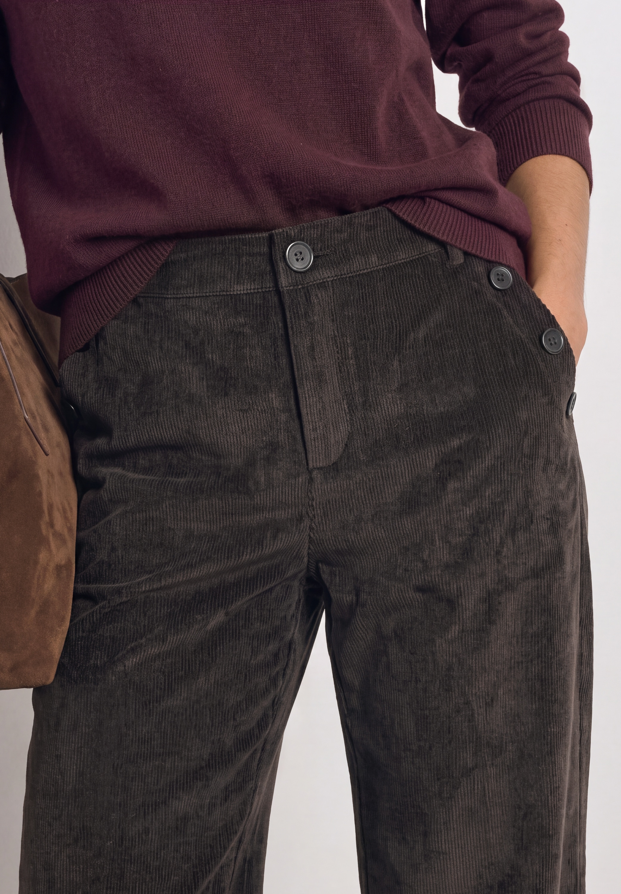 STREET ONE Cordhose »Style Amalia«  Streight Leg mit Zierknöpfen