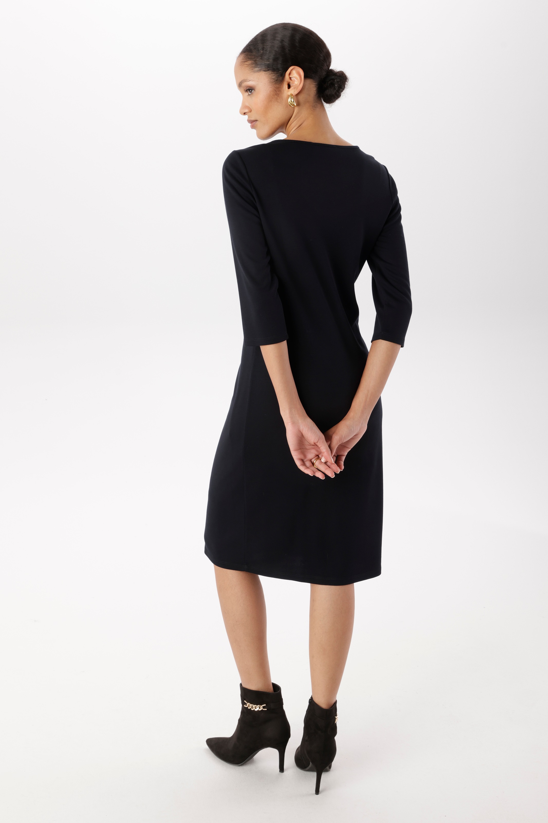 Aniston SELECTED Shirtkleid grosszügiger Cut-Out am Rundhalsausschnitt - NEUE KOLLEKTION