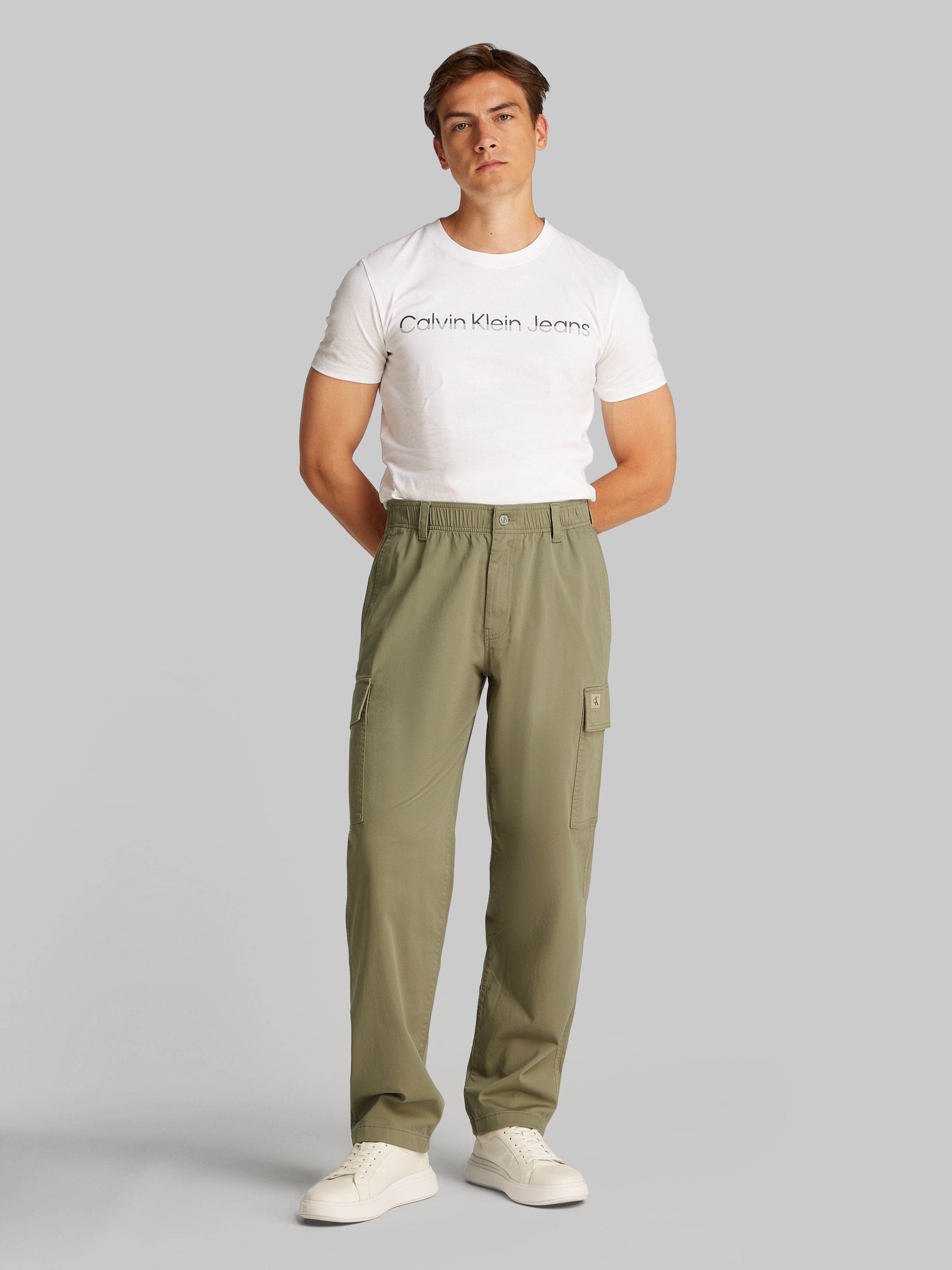 Calvin Klein Jeans Cargohose »REGULAR STRAIGHT CARGO«, mit Logoprägung