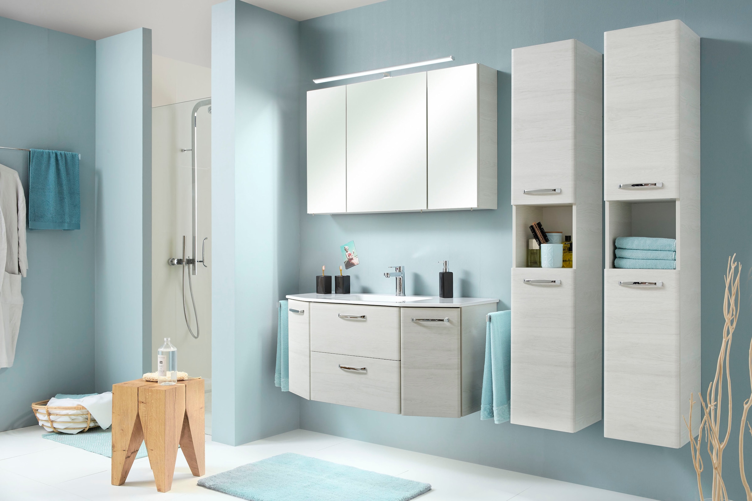 Saphir Armoire haute »Quickset Badschrank 30 cm breit, 2 Türen, 1 Nische, 3 Einlegeböden« armoire haute de salle de bain avec amortisseur de porte, poignées chrome brillant