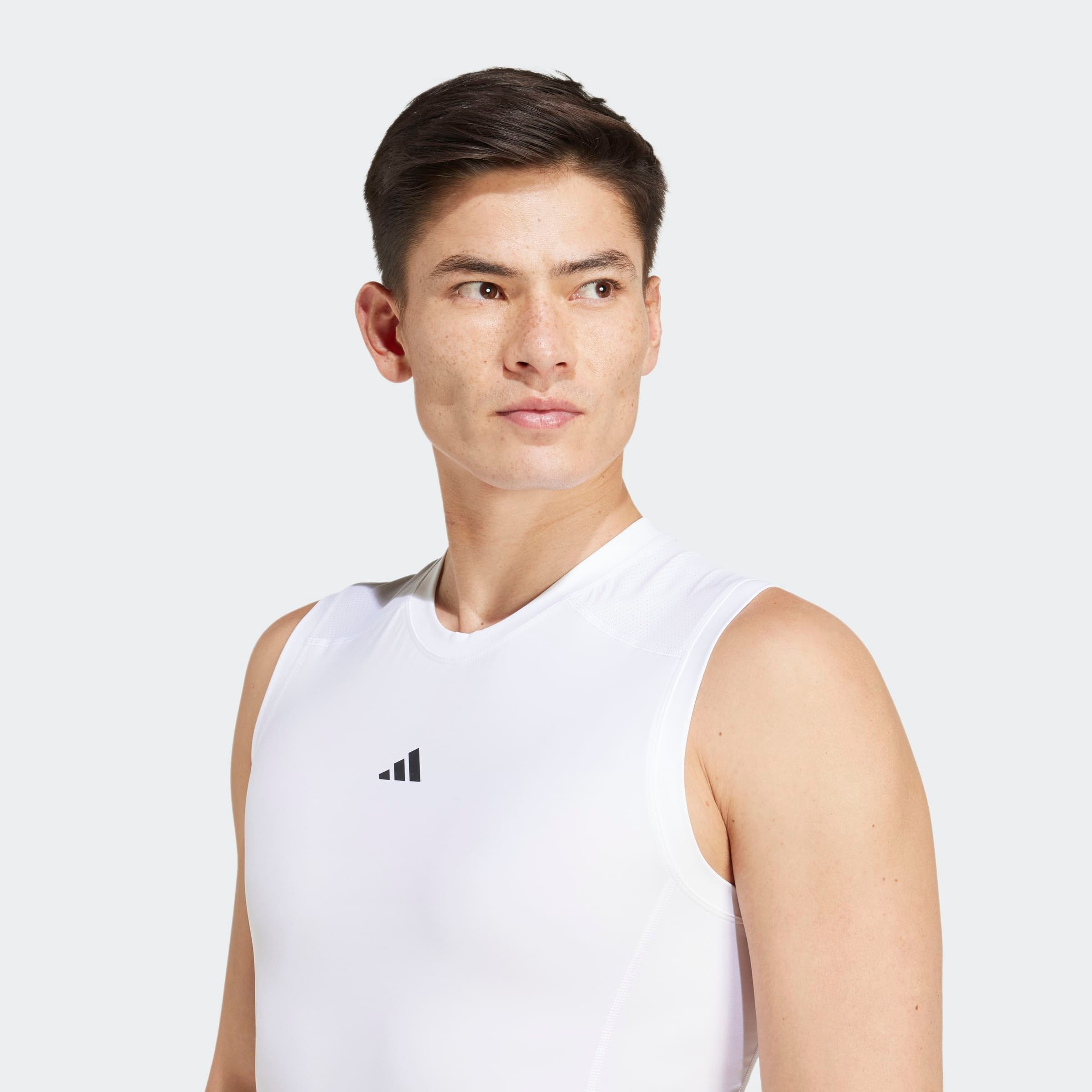 adidas Performance Tanktop »TECHFIT COMPRESSION TRAINING SLEEVELESS« mit Rundhalsausschnitt, ohne Verschluss, normale Länge