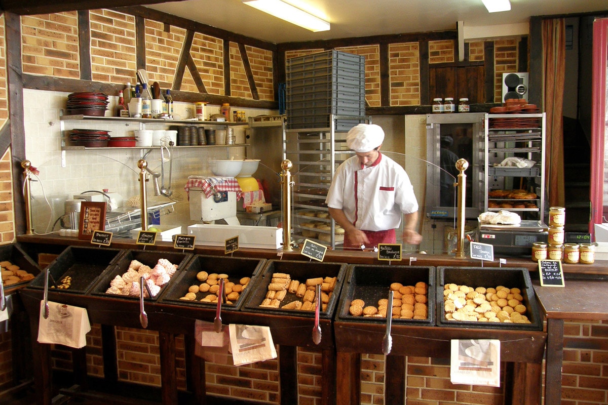 Image of Papermoon Fototapete "BÄCKEREI-STEINWAND ZIEGELWAND HOLZ STRUKTUR BISTRO DEKO"