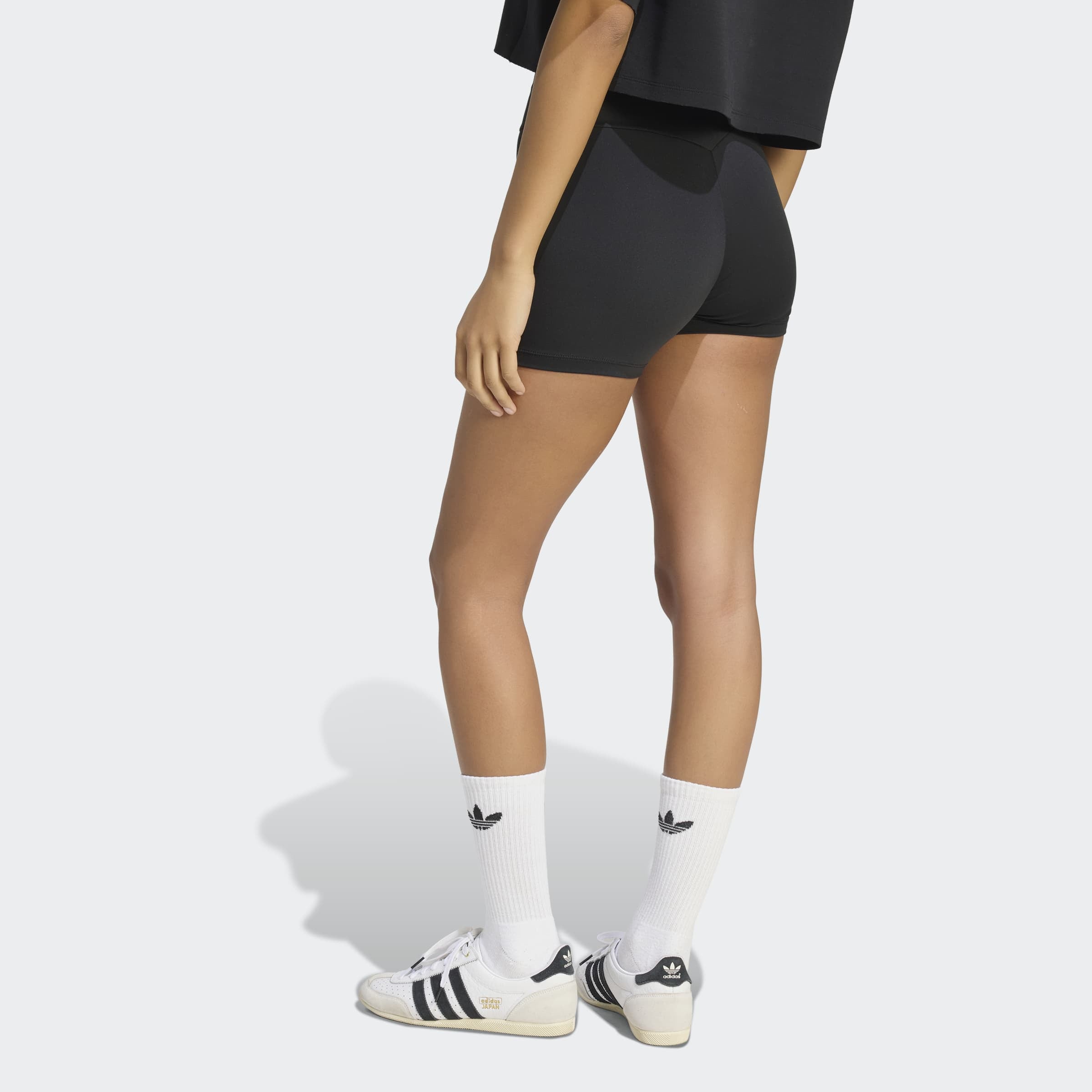 adidas Originals Short »ESS PES«  style sportif, sans fermeture, en polyester, coupe ajustée