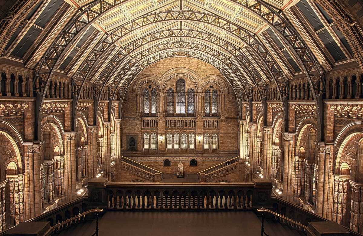 Image of Papermoon Fototapete »NATURHISTORISCHES MUSEUM-LONDON ZIEGEL GEBÄUDE«, Vliestapete, hochwertiger Digitaldruck, inklusive Kleister bei Ackermann Versand Schweiz