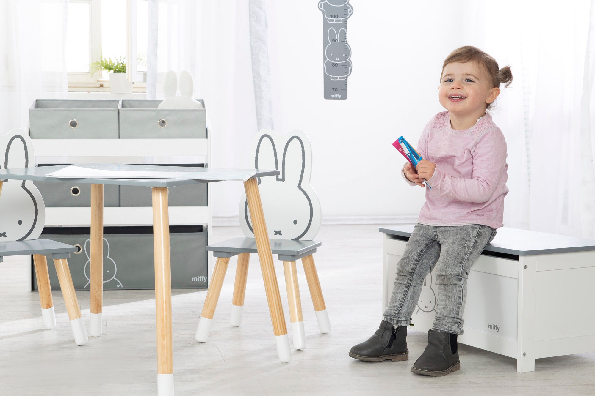 roba® Kinderregal »miffy®, grau«, inklusive 5 Stoffboxen in 2 Grössen