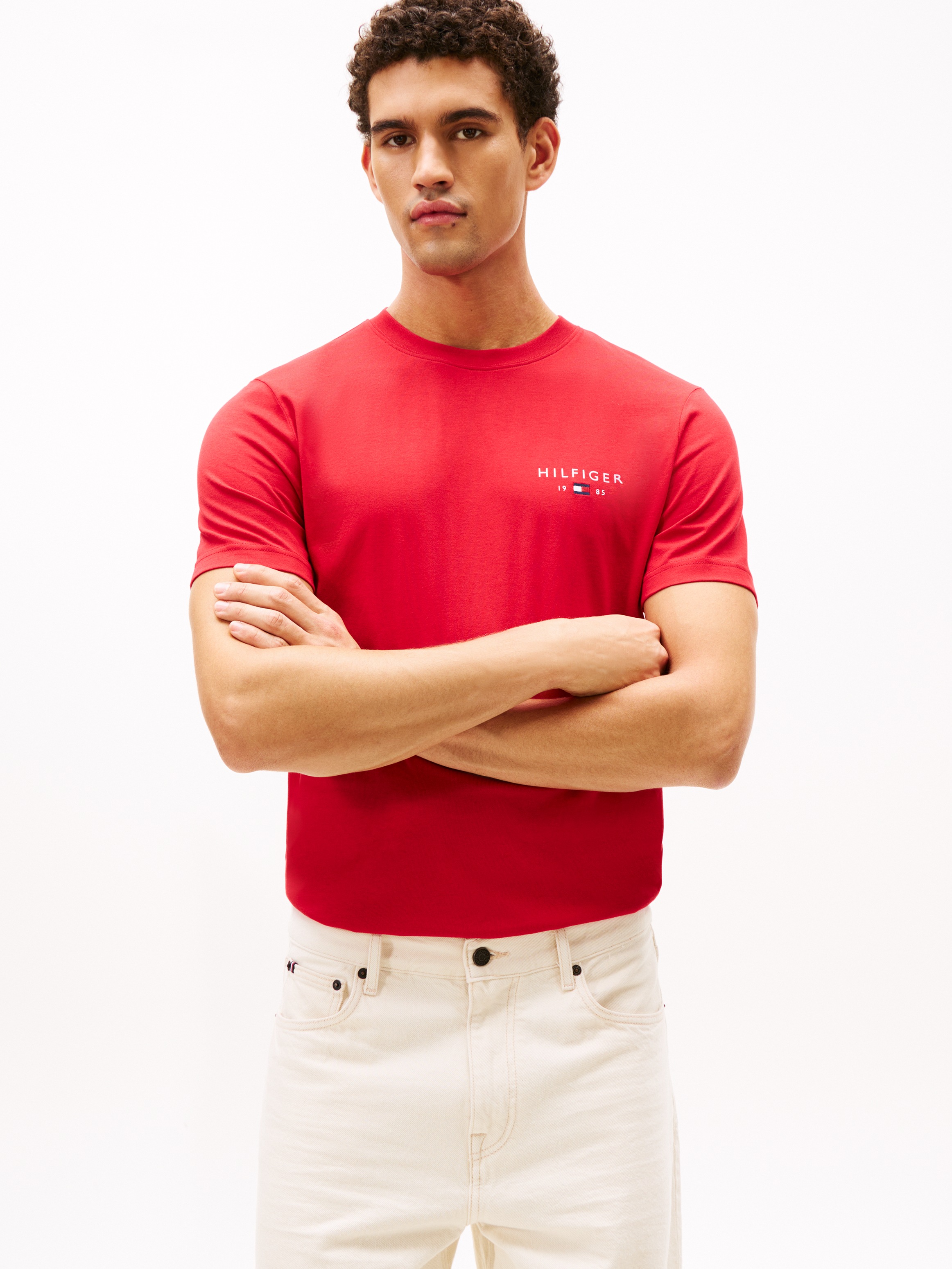Image of Tommy Hilfiger T-Shirt "BRAND LOVE SMALL HILFIGER" normale Passform, Rundhals, aus Jersey