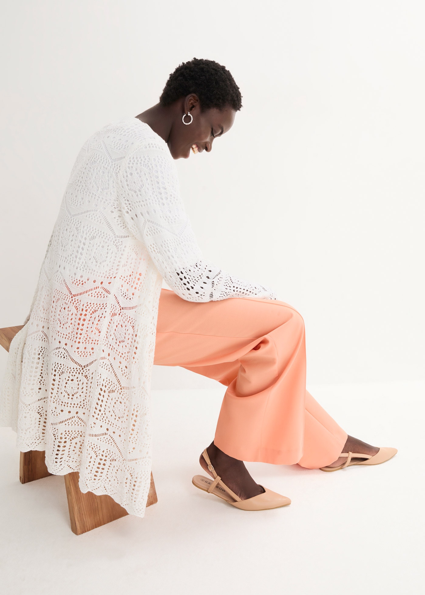 bonprix Cardigan long 1 pièces lockere und offene Passform, mit femininem Lochmuster, casual Stil