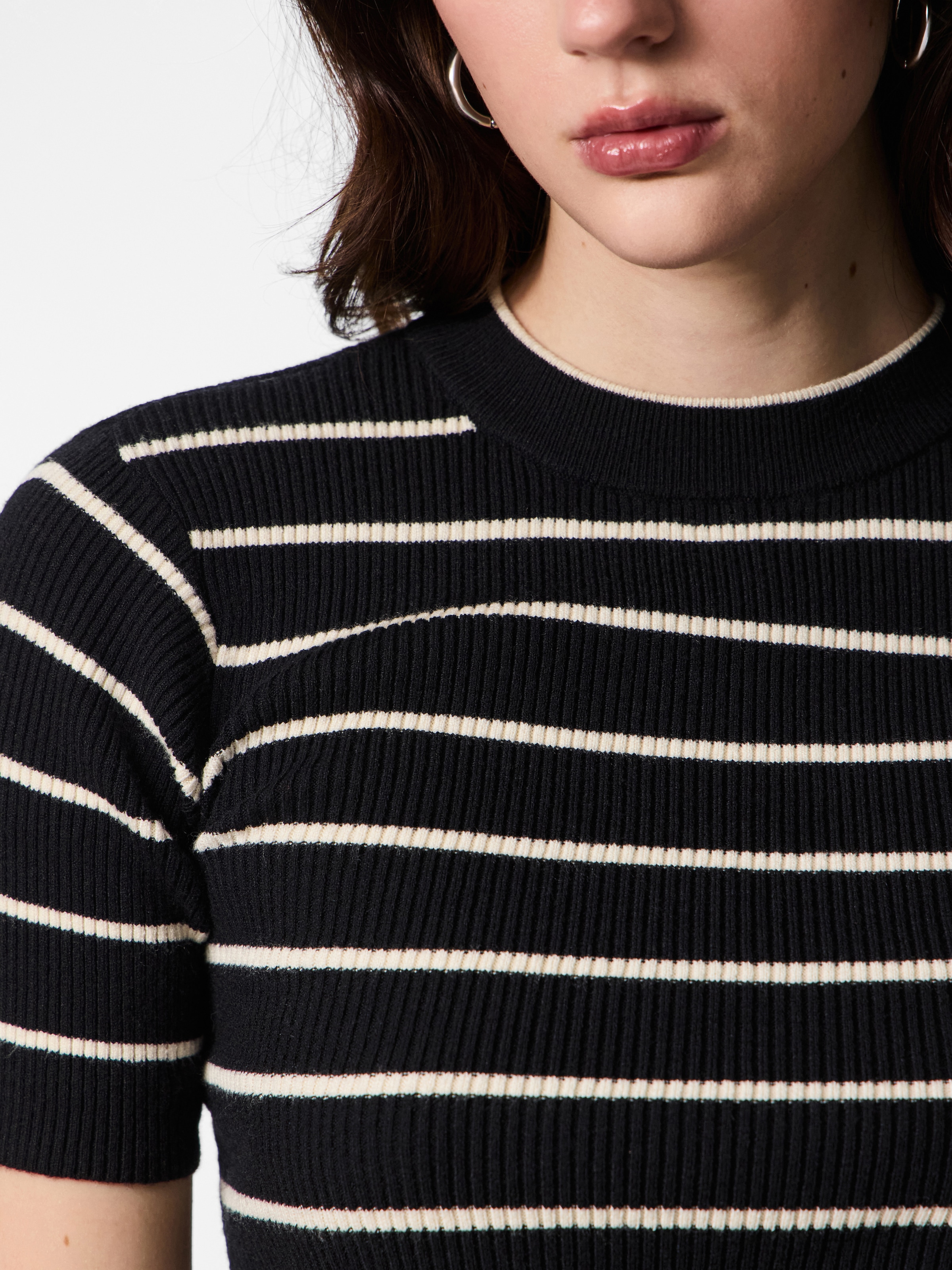 pieces Kurzarmpullover »PCMIRA SS O-NECK KNIT NOOS BC« Viskosemischung, Kurzarm