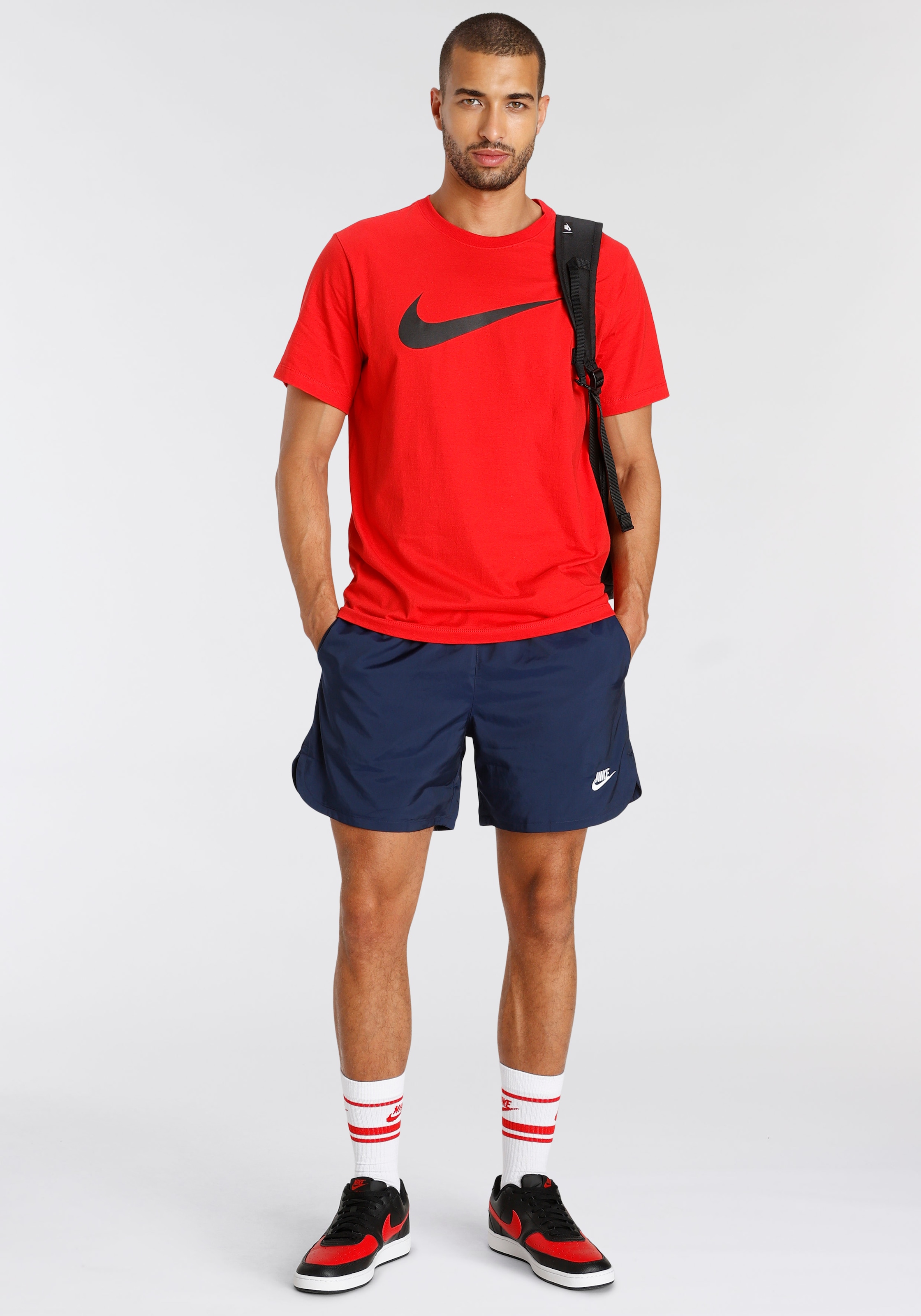 Nike Sportswear T-Shirt »SWOOSH MEN'S T-SHIRT«