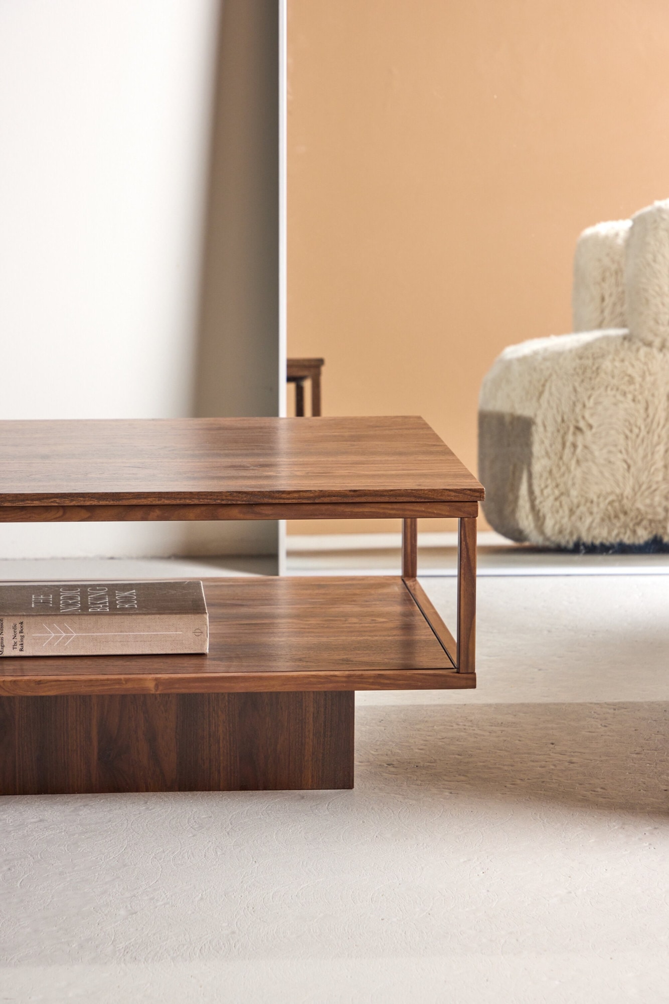 Venture Home Couchtisch »Maglehem, rechteckiger Couchtisch 130 × 60 cm in Walnussoptik« Sofatisch, MDF, Stahlgestell, Papierlaminat, rechteckig, modern