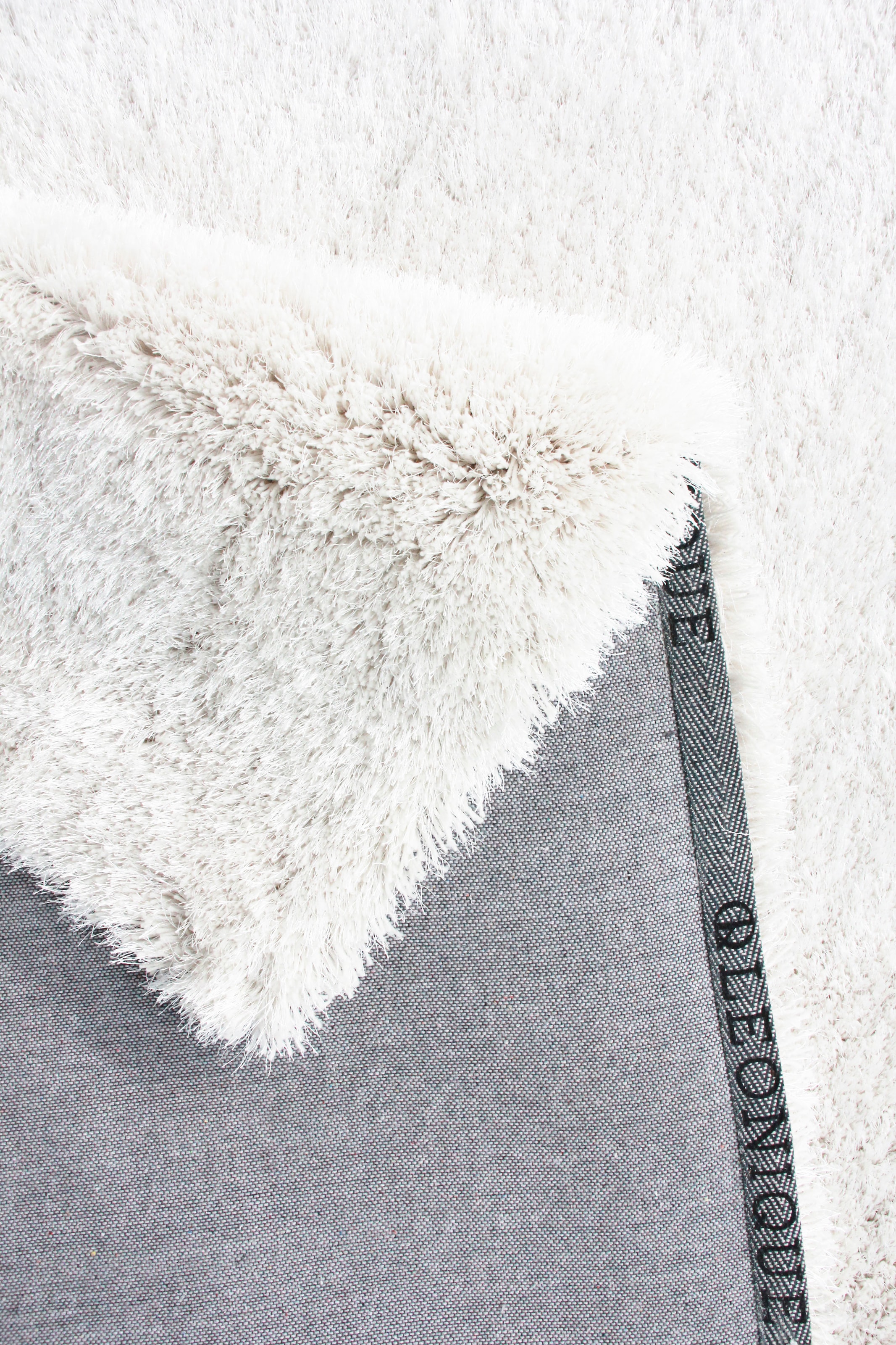 Leonique Hochflor-Teppich »Lagos«, rechteckig, 45 mm Höhe, Mikrofaser Teppiche, flauschig, einfarbig, Wohnzimmer, Schlafzimmer