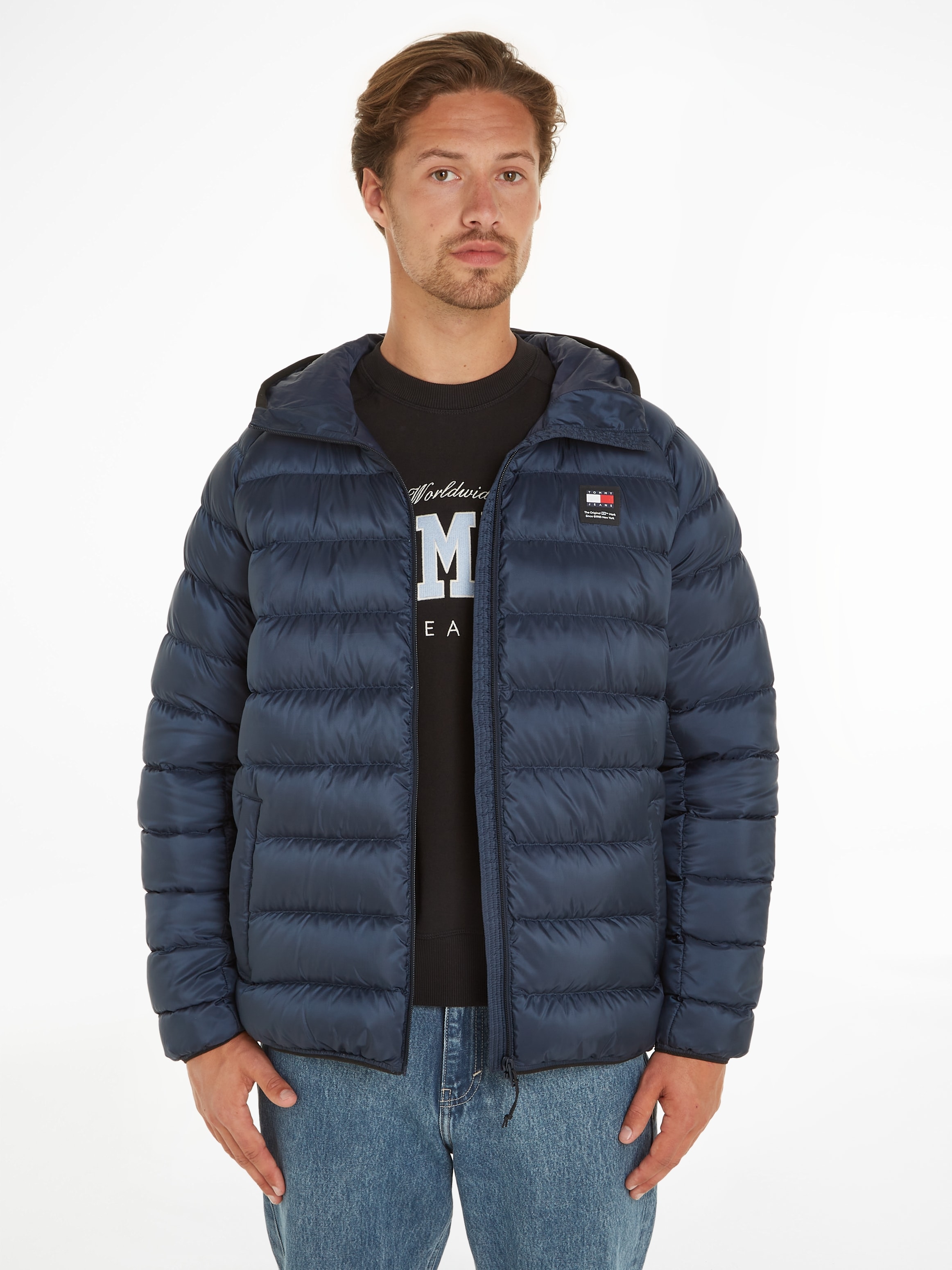 Tommy Jeans Daunenjacke »TJM HOODED LT DOWN JACKET EXT«, mit Kapuze, mit Kapuze und integriertem Stehkragen