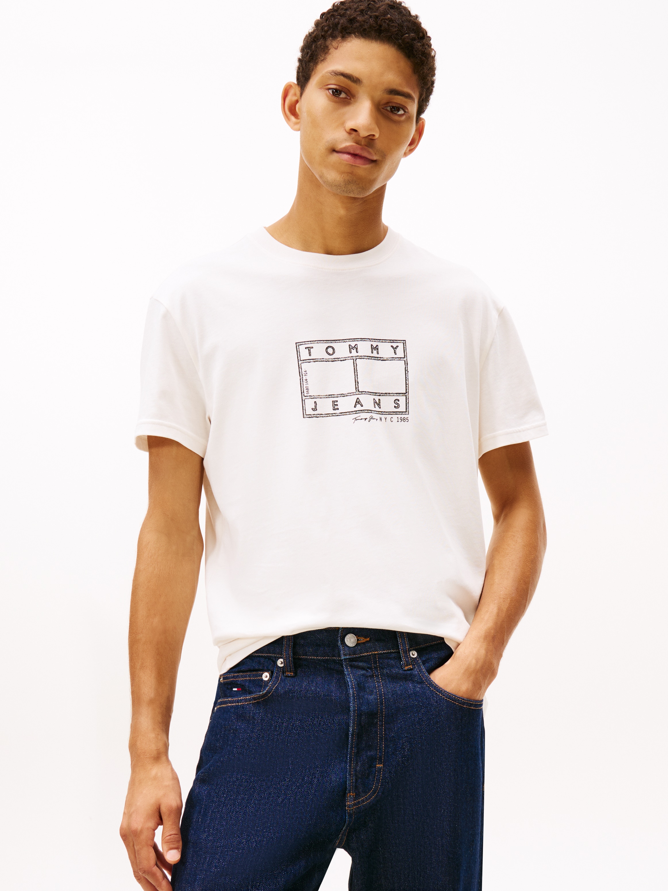 Image of Tommy Jeans T-Shirt "TJM CENTER FLAG" mit Stempel-Logo, regular fit, Rundhals