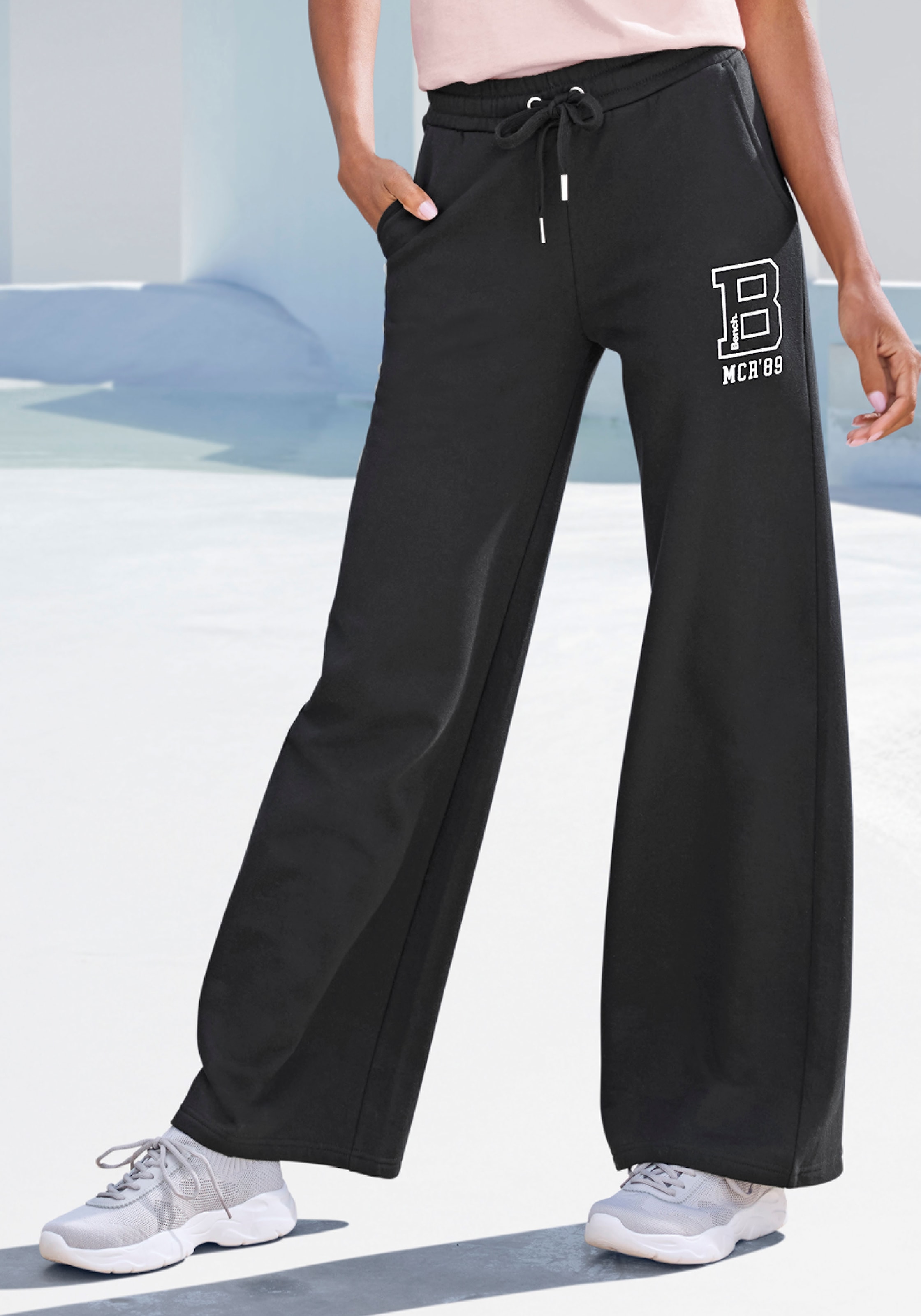 Image of Bench. Loungewear Jogginghose extra weit, innen leicht angeraut, Loungewear