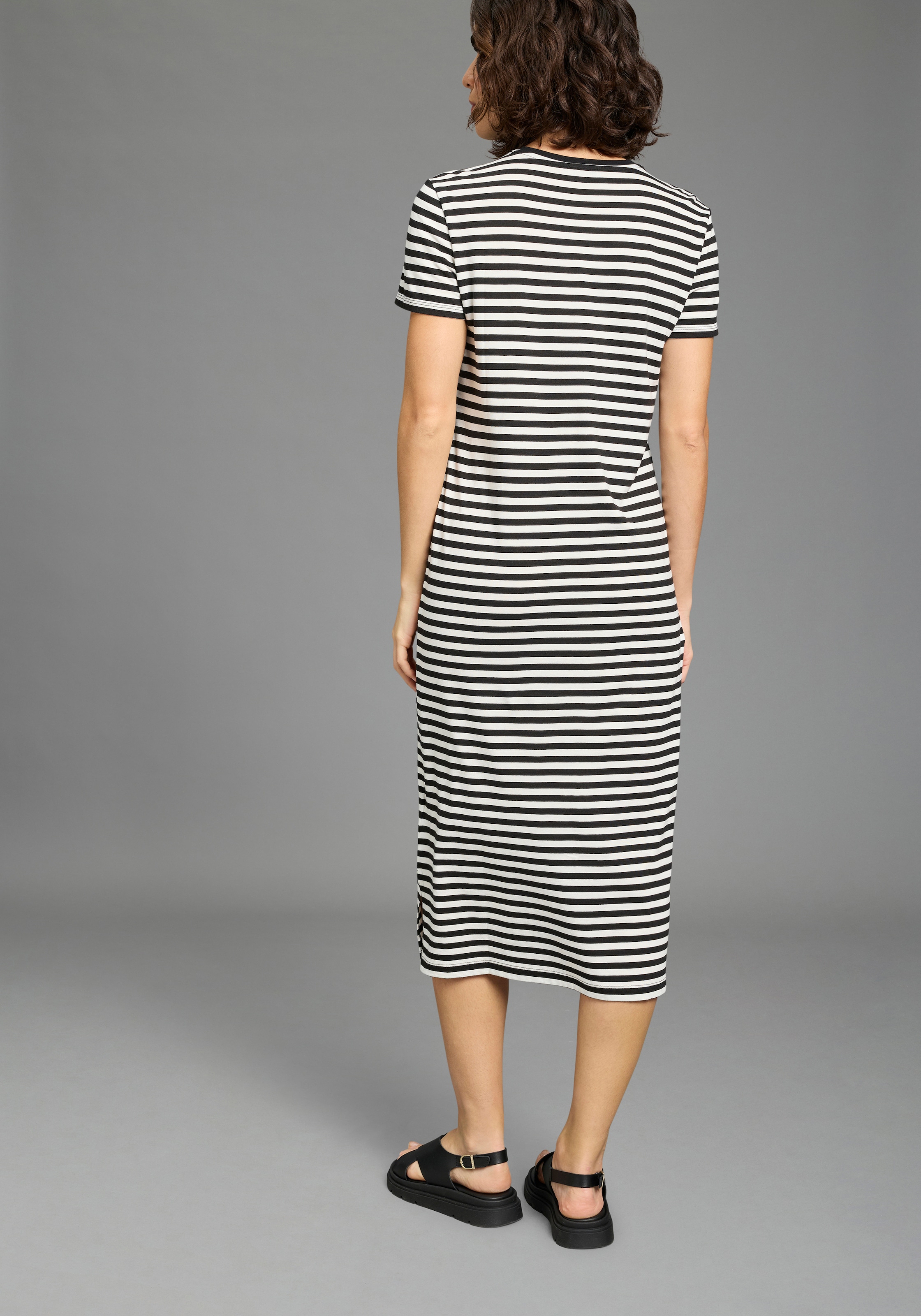 Flashlights Shirtkleid wadenlange Schnittform, aus Single Jersey, mit gestreifter Optik