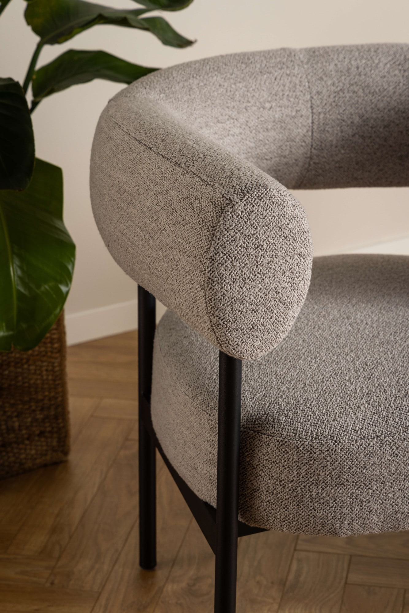 ACTONA GROUP Loungesessel »Oakfield, Polstersessel, Relaxsessel, mit Armlehnen, Hoher Komfort« Modern, Beiger Stoff, Schwarze Stel, Taschenfedern, Sitzhöhe: 43,5 cm