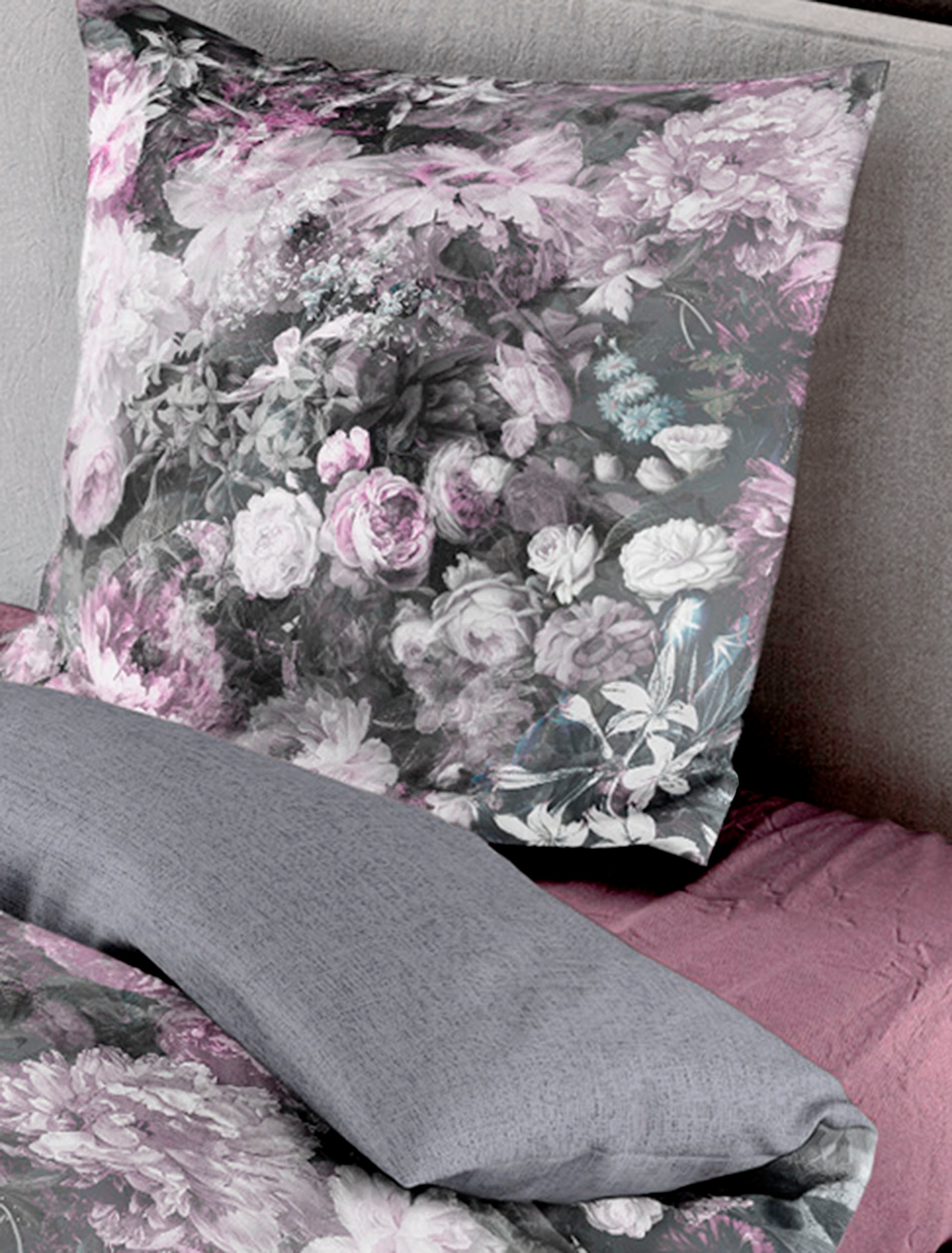 BIERBAUM Bettwäsche »Bunte Blumen in Gr. 135x200 oder 155x220 cm«, (2 tlg.), Bettwäsche aus Baumwolle, geblümte Bettwäsche mit Wendeoptik
