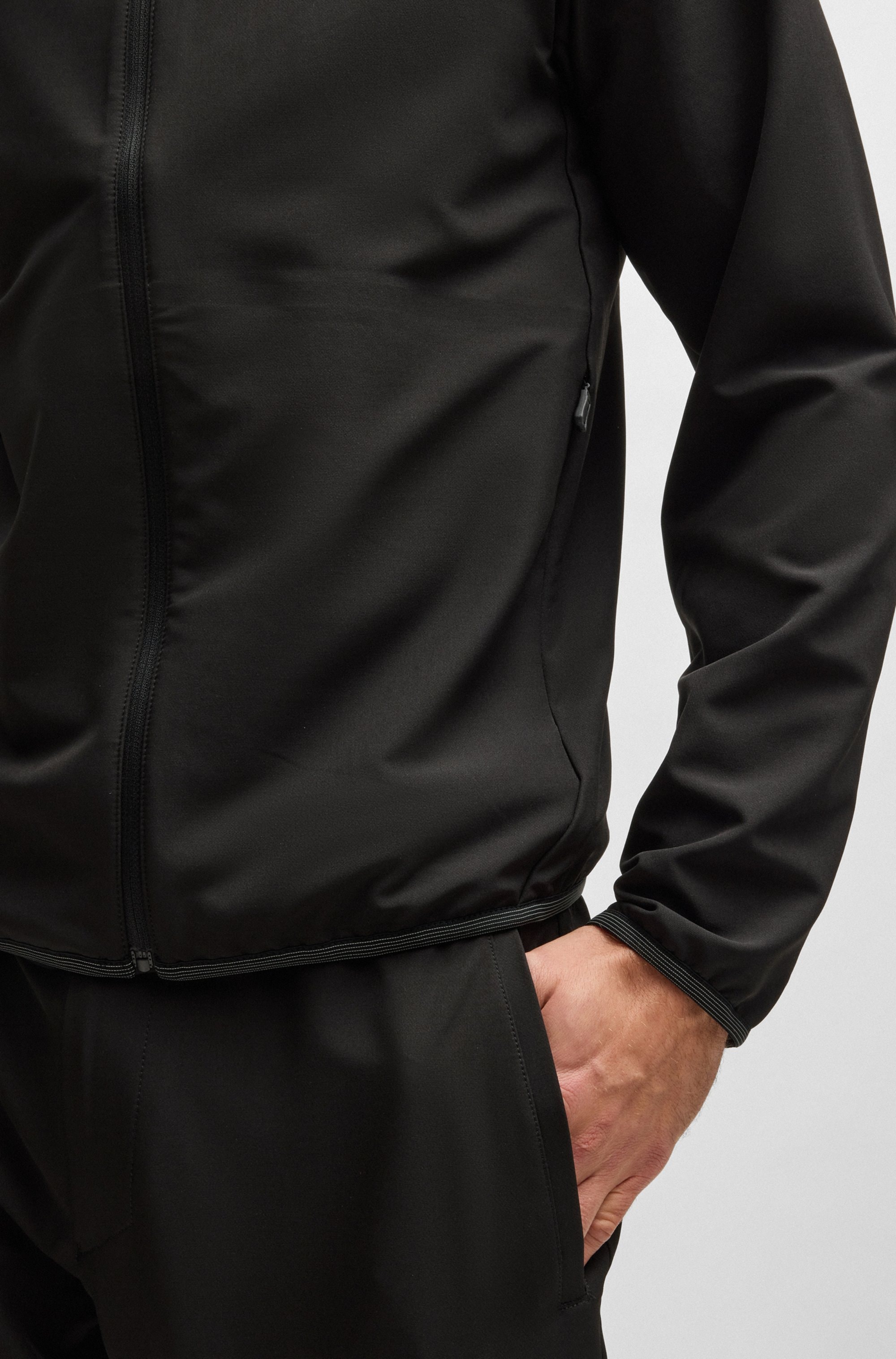 BOSS GREEN Funktionsjacke »L Commuter«, mit Kapuze, mit gummiertem Markenlabel