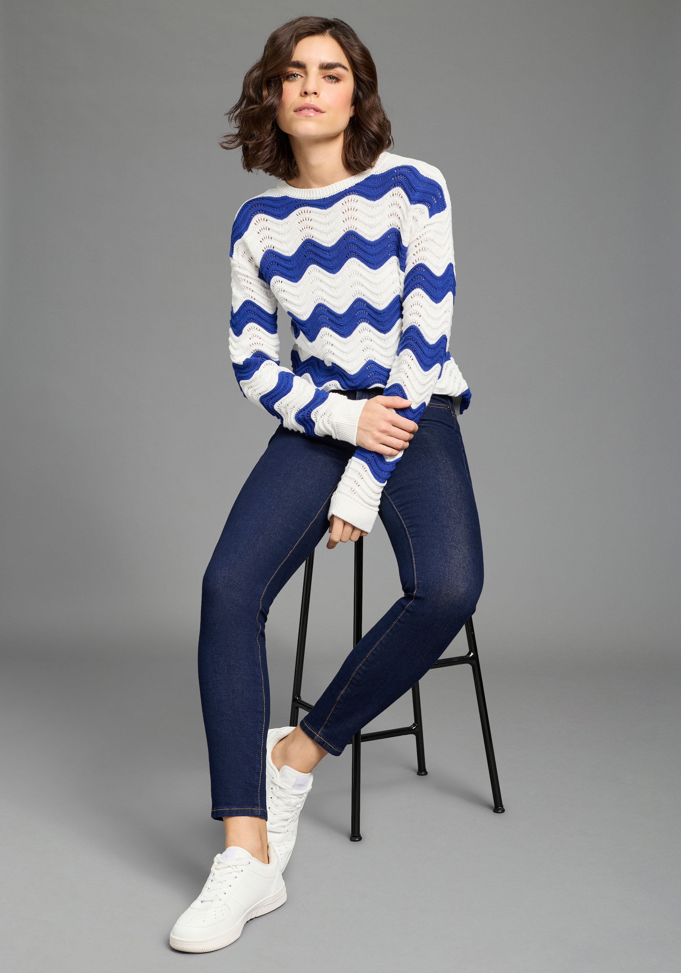 KangaROOS Ajourpullover aus Baumwolle, mit Rundhalsausschnitt, figurumspielende Passform