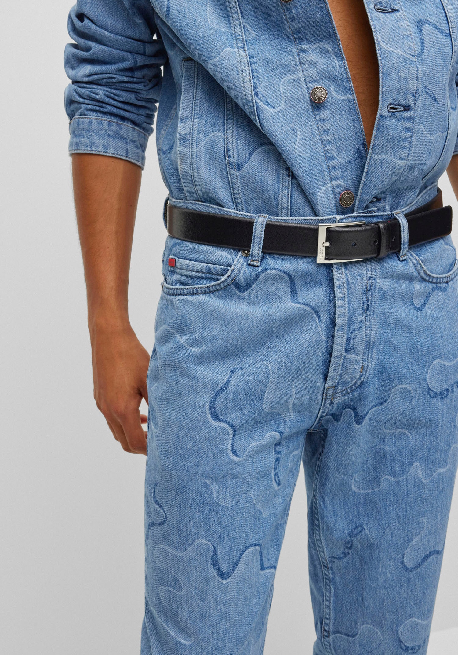 HUGO Ceinture en cuir genarbt mit Logo-Schliesse, glänzende silberfarbene Details