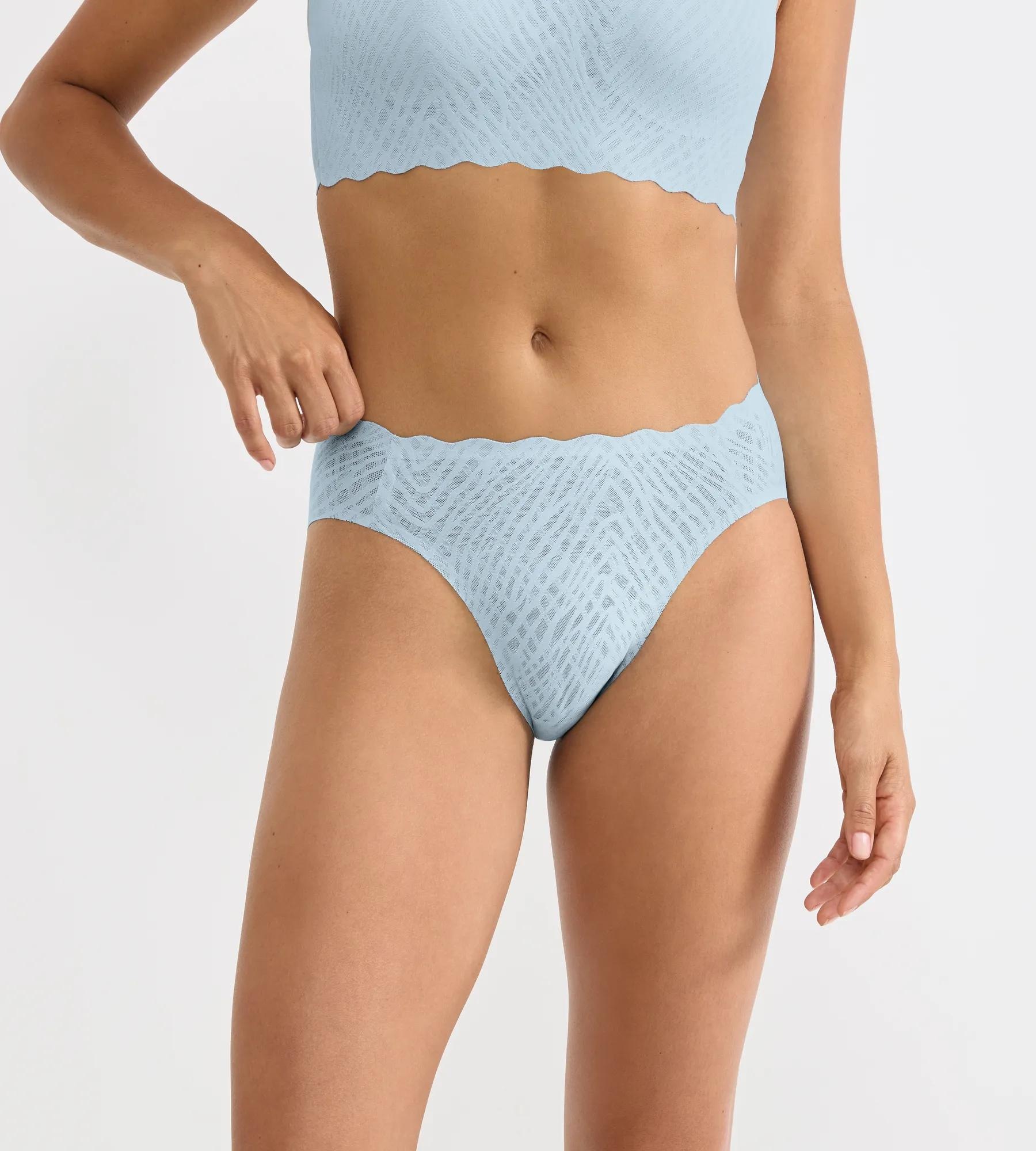 Image of sloggi Slip "ZERO Feel Bliss" unsichtbar, mit Spitzenoptik, mit hohem Beinausschnitt