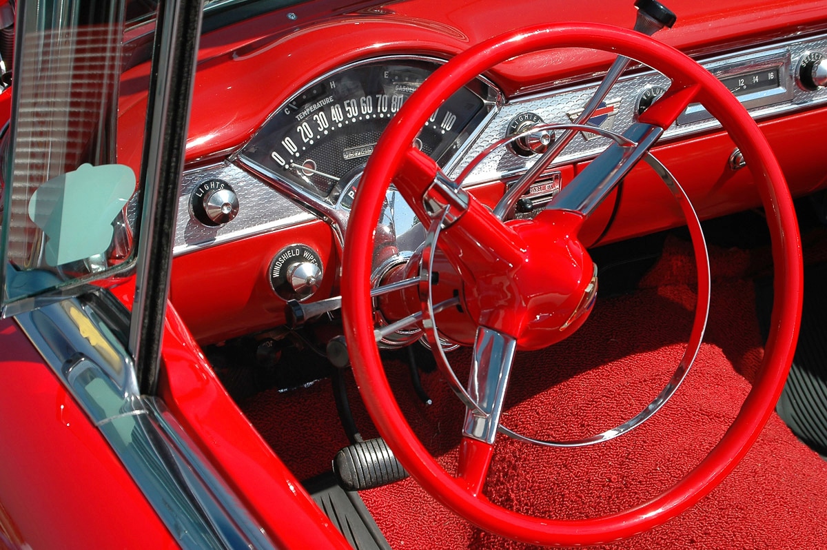 Image of Papermoon Fototapete "Rotes Auto"