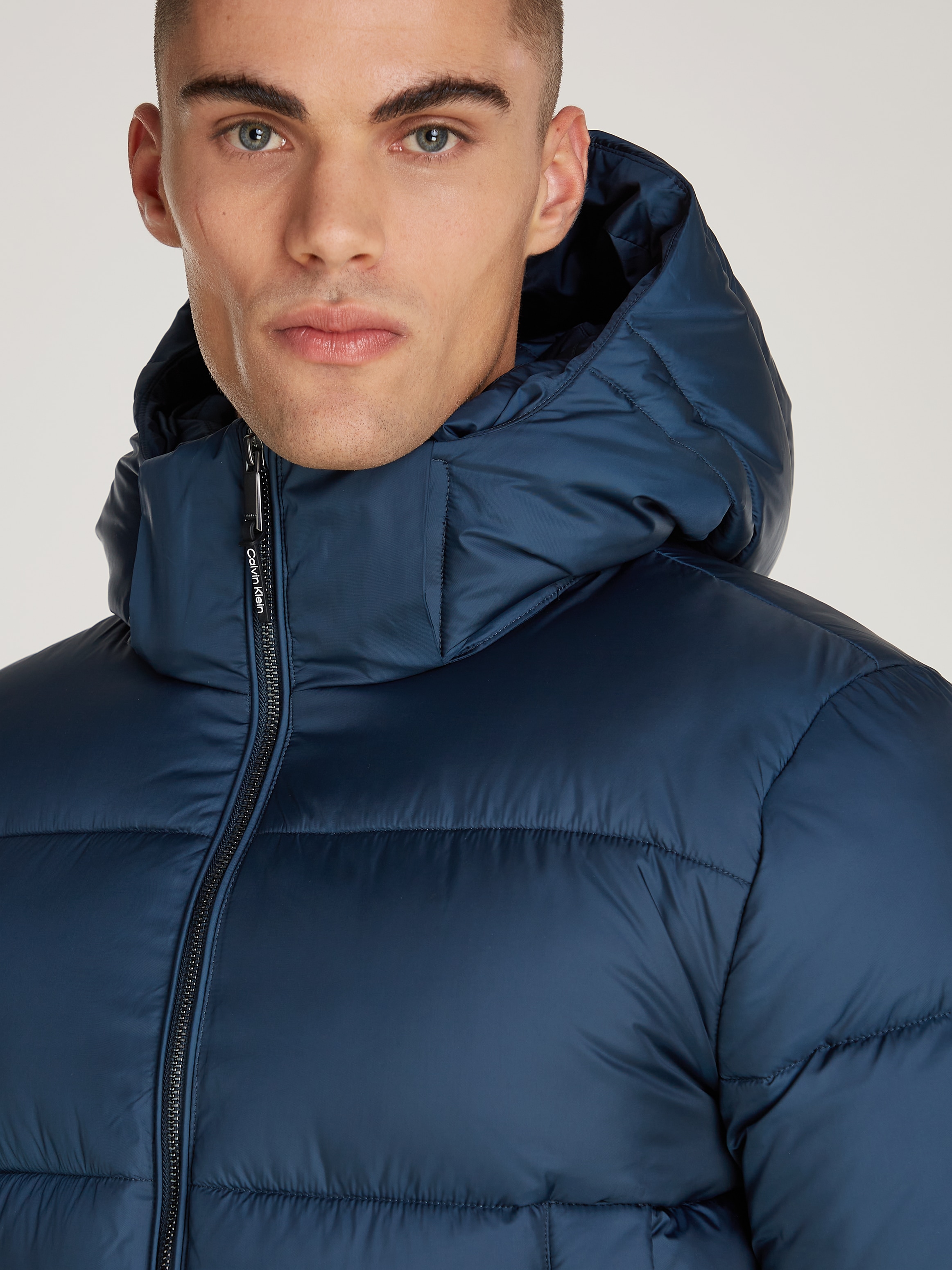 Calvin Klein Outdoorjacke »HOODED QUILT PUFFER MW«, mit Kapuze, mit Logopatch