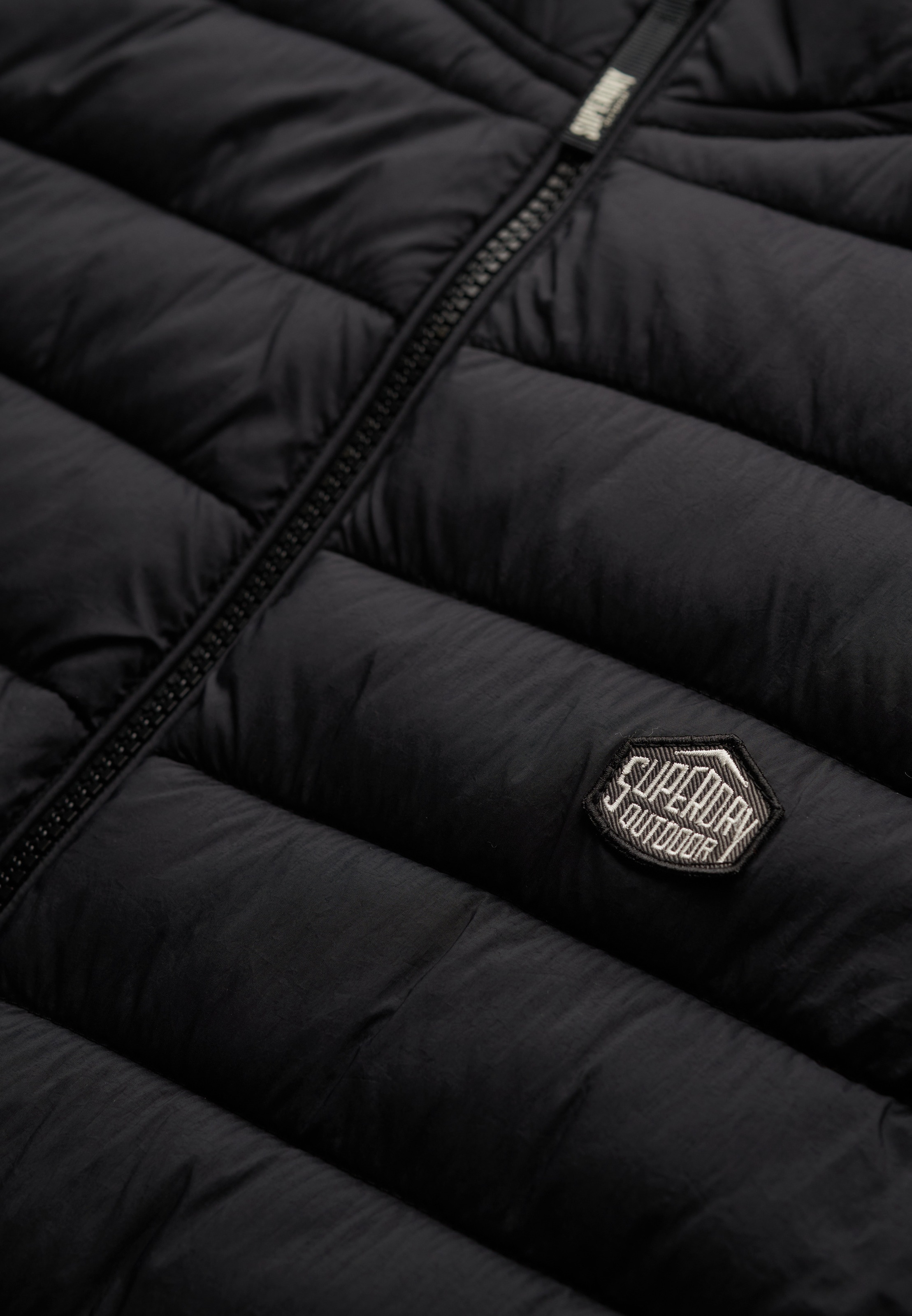 Superdry Gilet matelassé »Fuji Lite Padded Gilet« Steppware, normal geschnitten