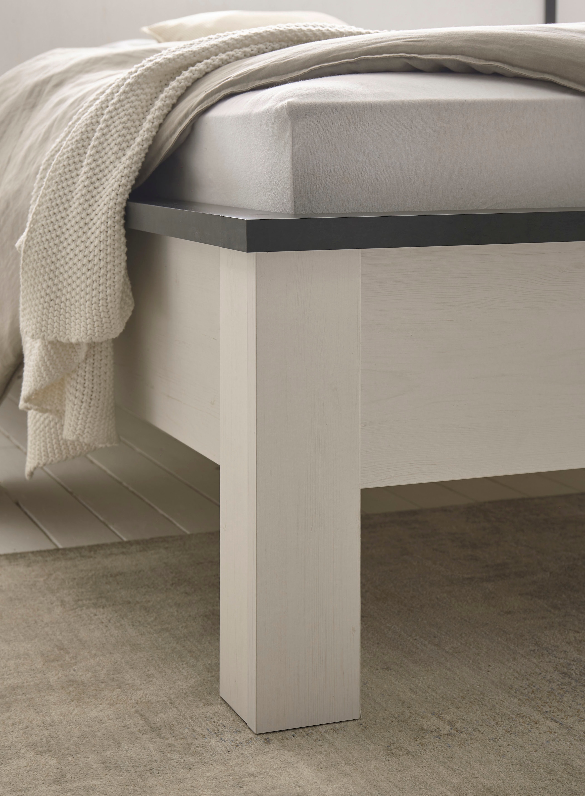Home affaire Einzelbett »SHERWOOD Liegefläche 90/140 oder 180x200 cm«, aus FSC®-zertifiziertem Holzwerkstoff, rustikaler Landhausstil