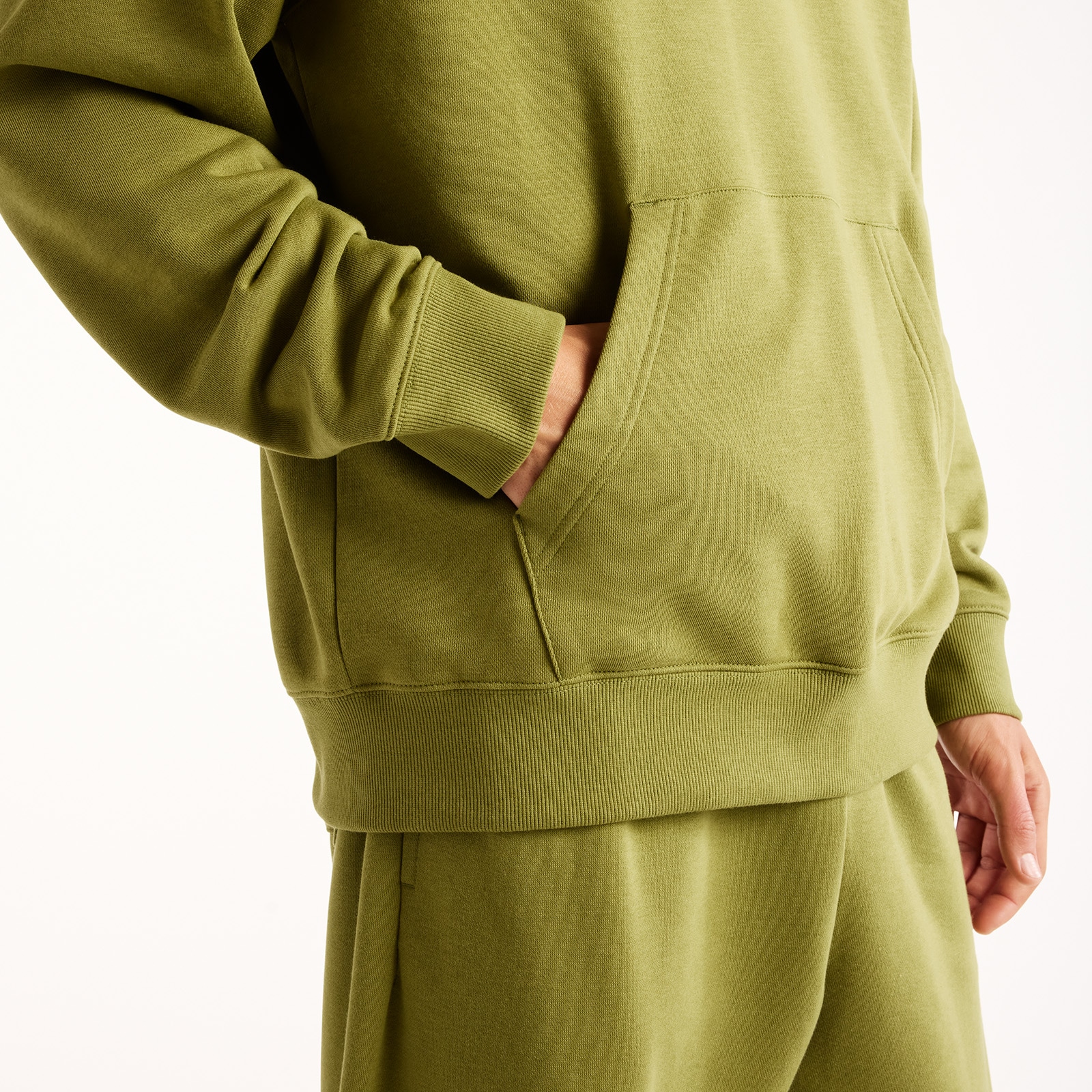 New Balance Sweat à capuche »SPORT ESSENTIALS FRENCH TERRY HOODIE«, avec capuche, manches longues, en coton et polyester, coupe décontractée

