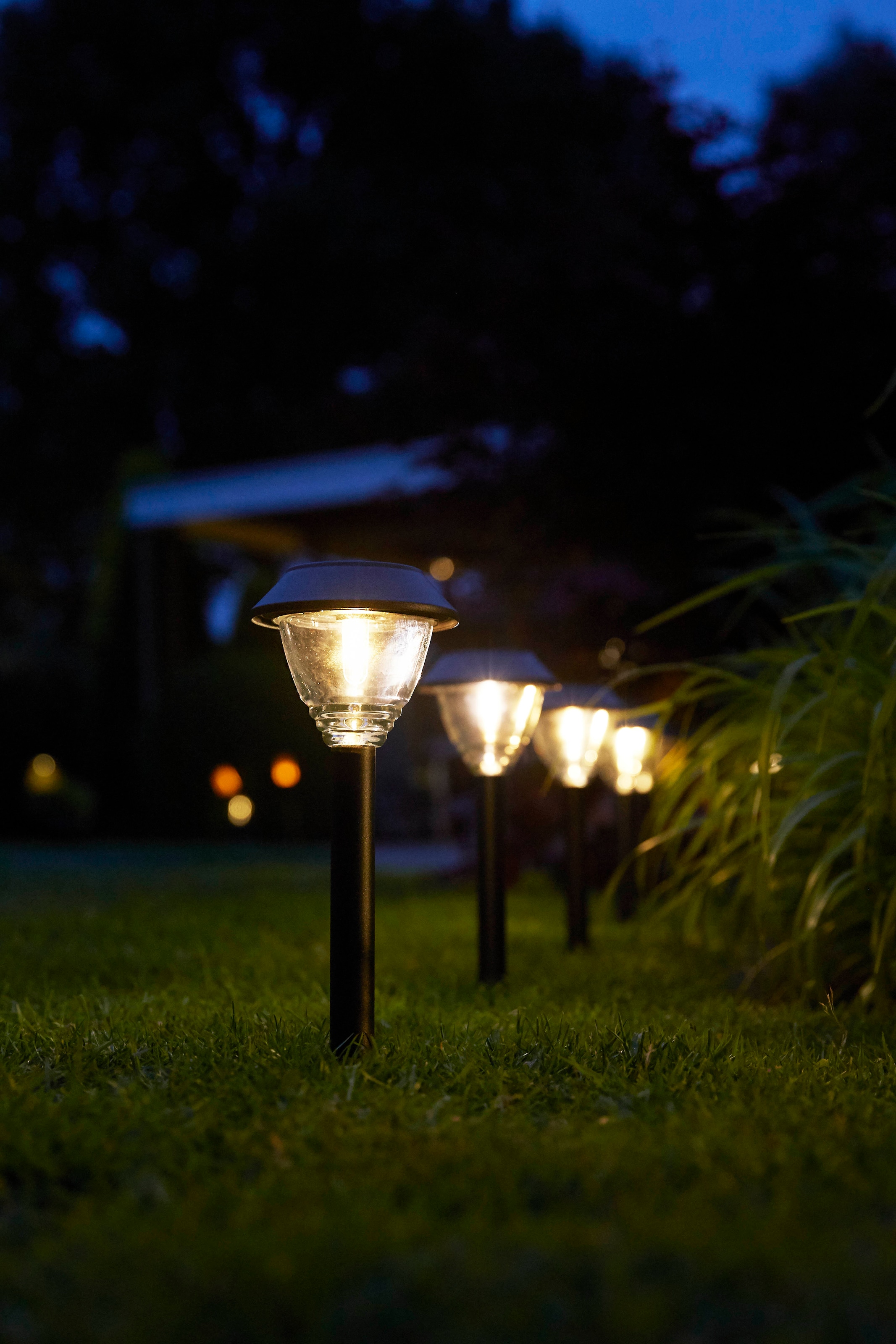 LUXFORM Gartenleuchte »Solar-Gartenlampe - Kodiak - 2 St - 5 Lumen - LED« LED-Modul 2 Stk. Aus Edelstahl & Glas gefertigt