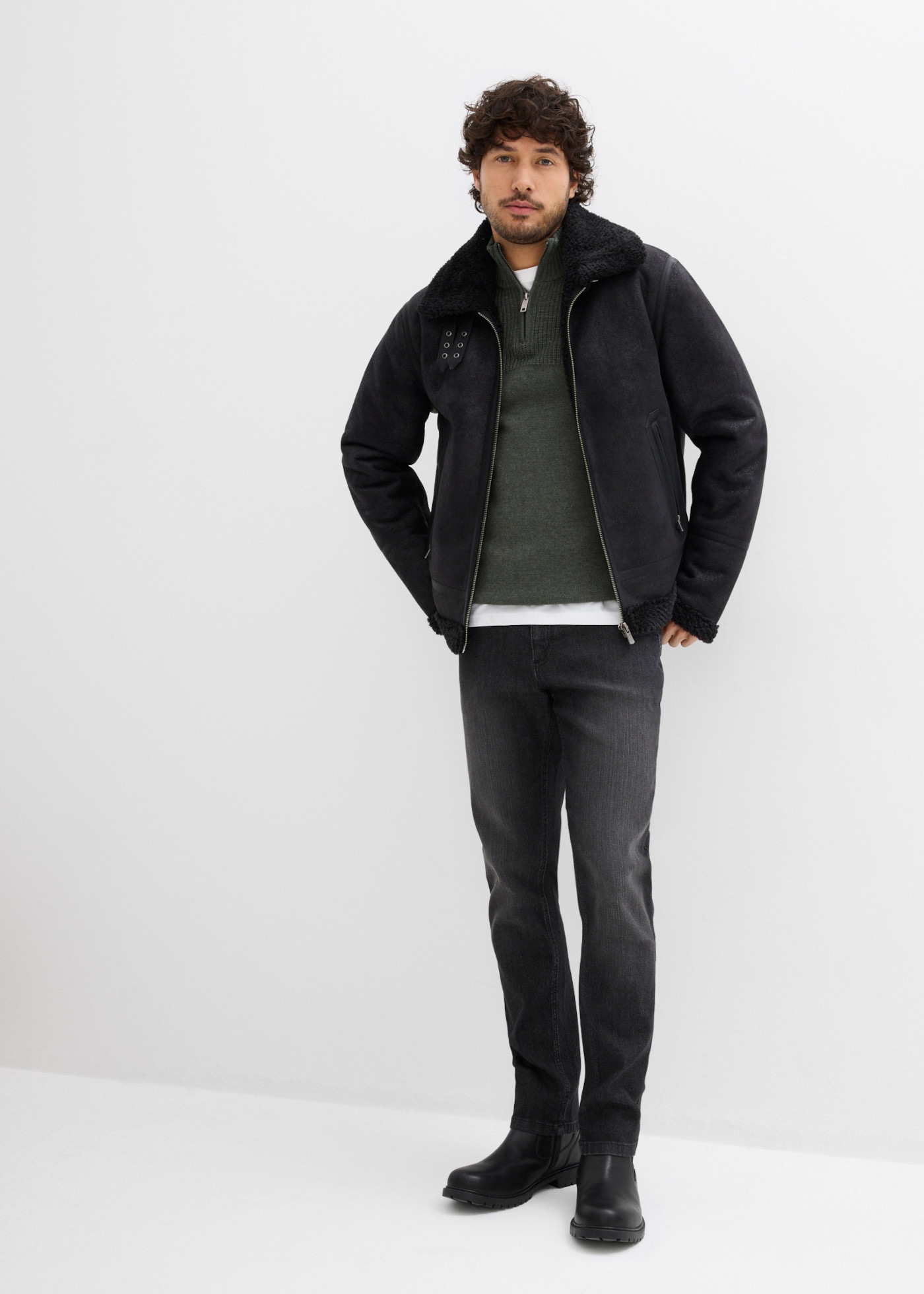 bonprix Slim-fit-Jeans »Leichte Slim Fit Stretch-Jeans, Straight« mit leichter Waschung