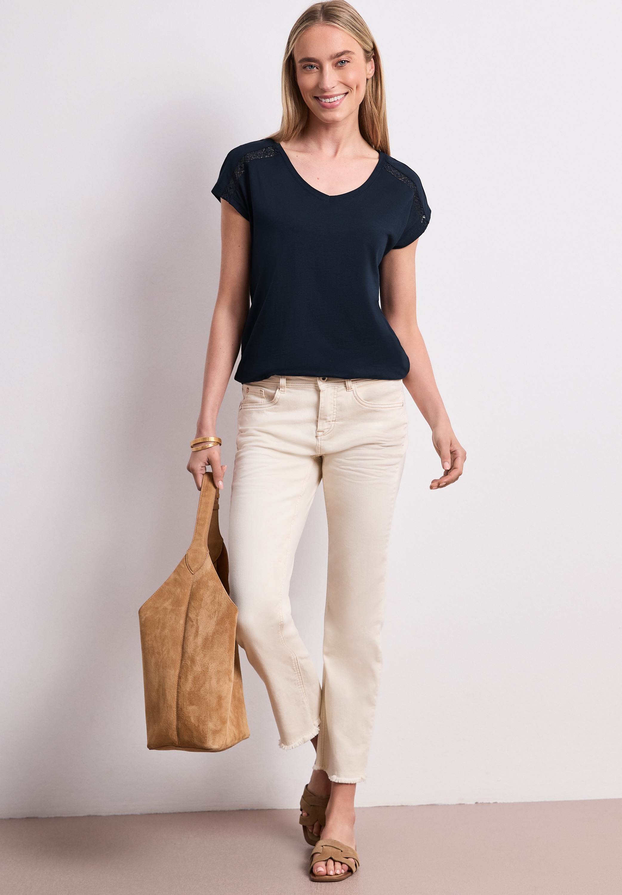 STREET ONE T-shirt à manches courtes Sommershirt mit V-Neck und Crochet-Details