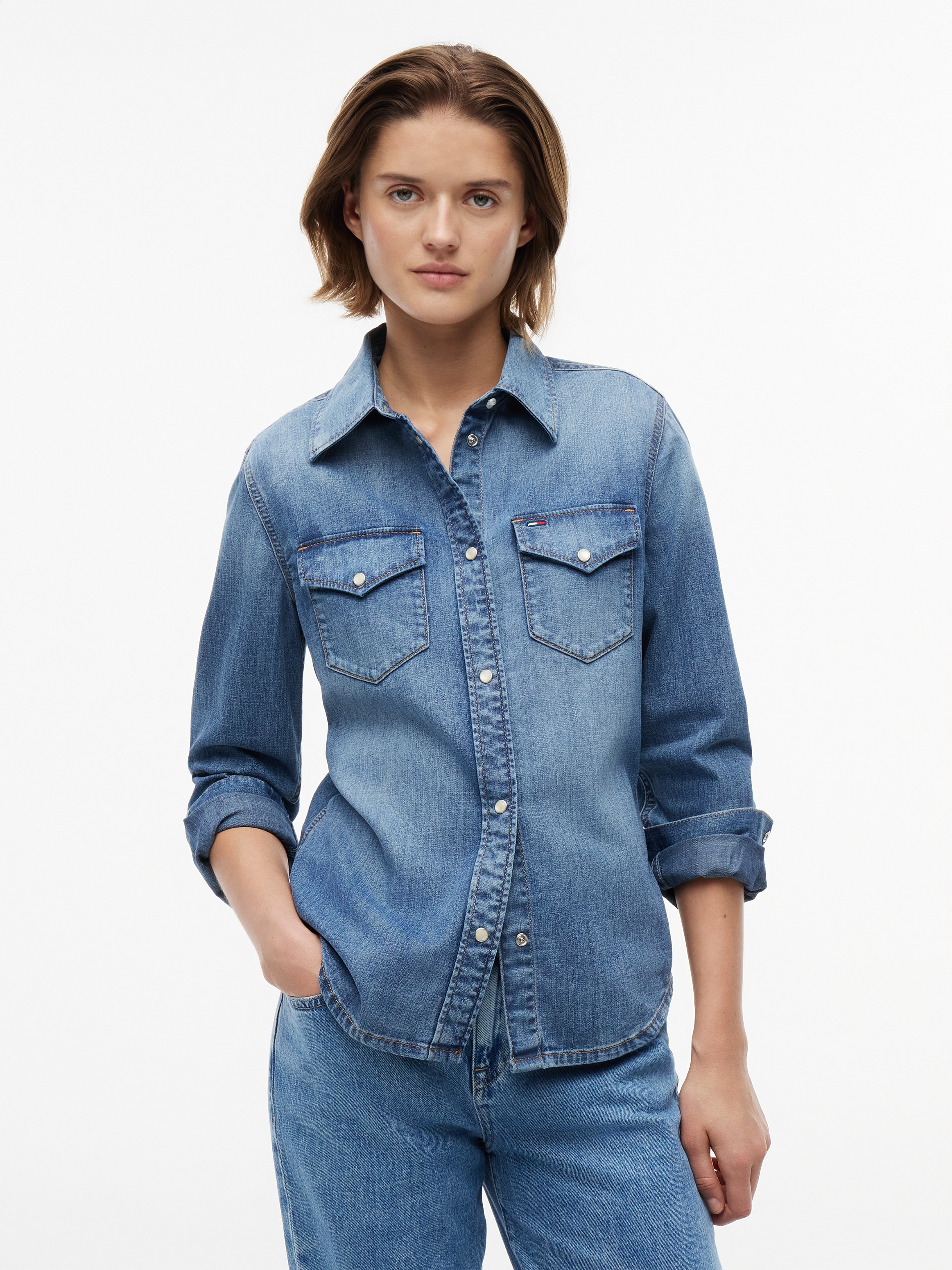 Image of Tommy Jeans Jeansbluse "WMN REGULAR SHIRT EXT" Baumwolle, regular fit, Brusttaschen