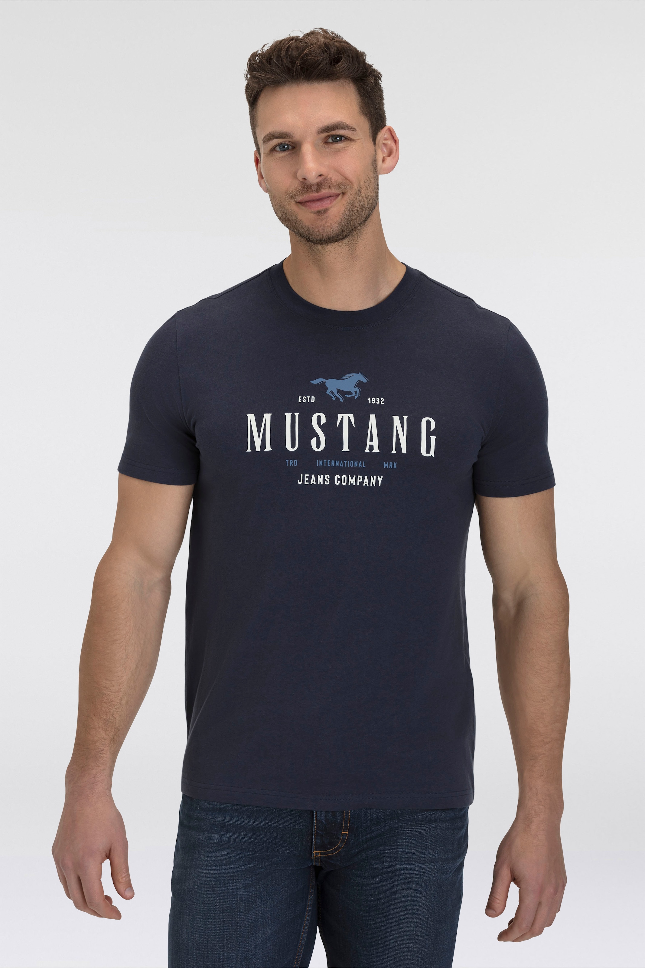 Image of MUSTANG T-Shirt "Style Alex C Print" Regular Fit, Kurzarm-Design, Casual Stil