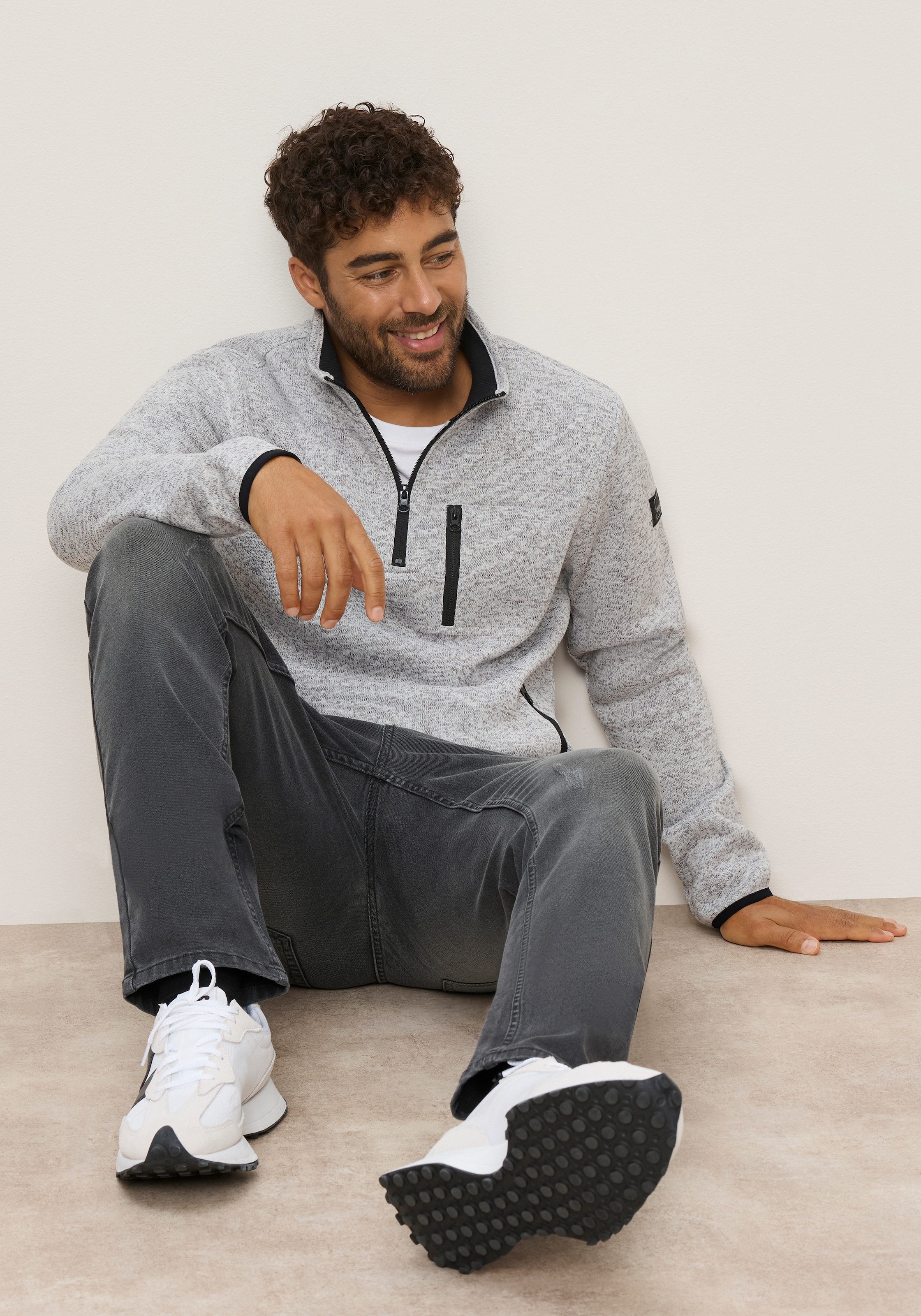 Bruno Banani Pull en polaire , avec col haut fermé et fermeture éclair, également en grandes tailles
