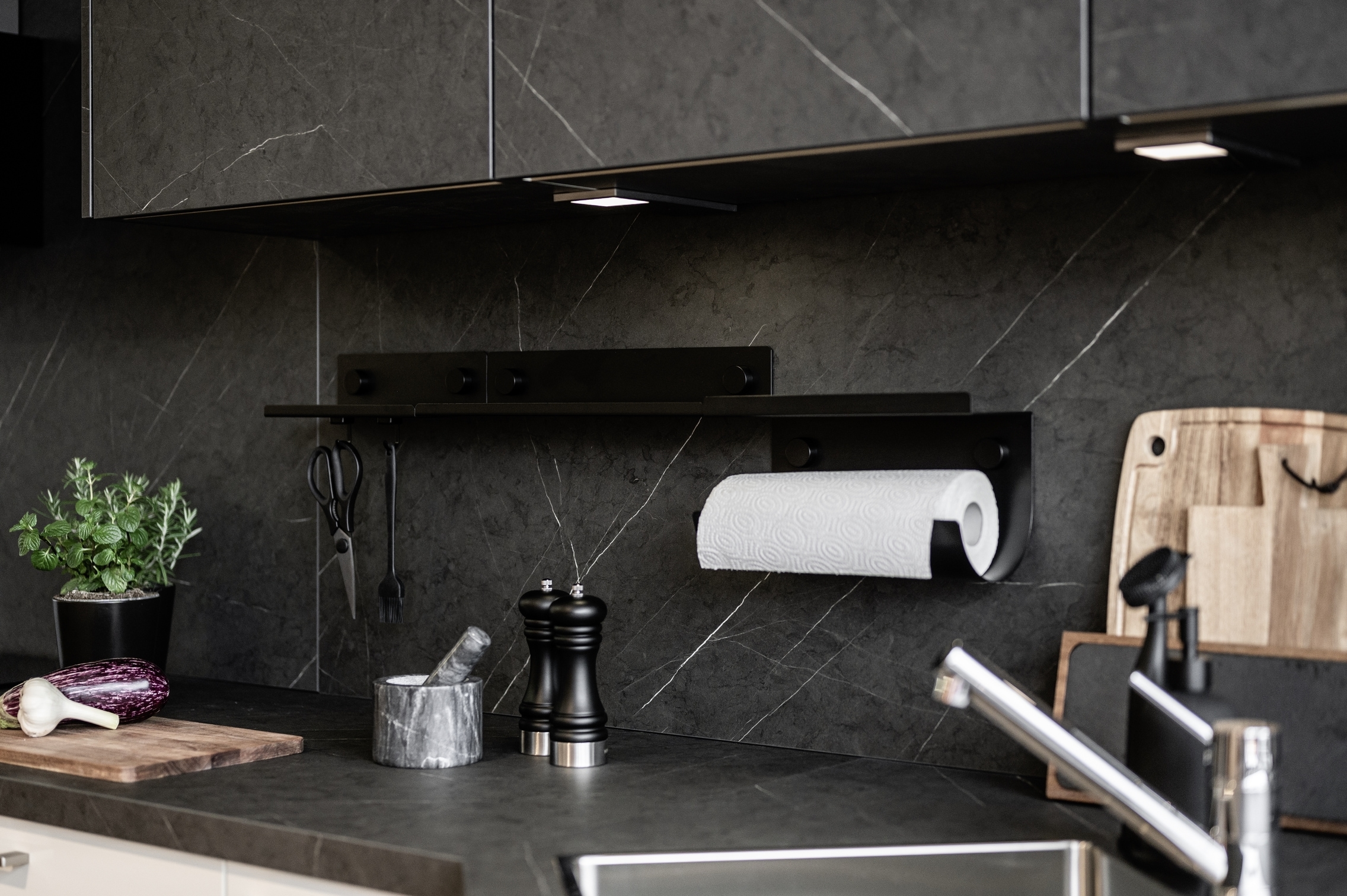 WENKO Etagère à épices »Modell Jet M« Regal für die Wand, Industrial Style, pulverbeschichtetes Metall