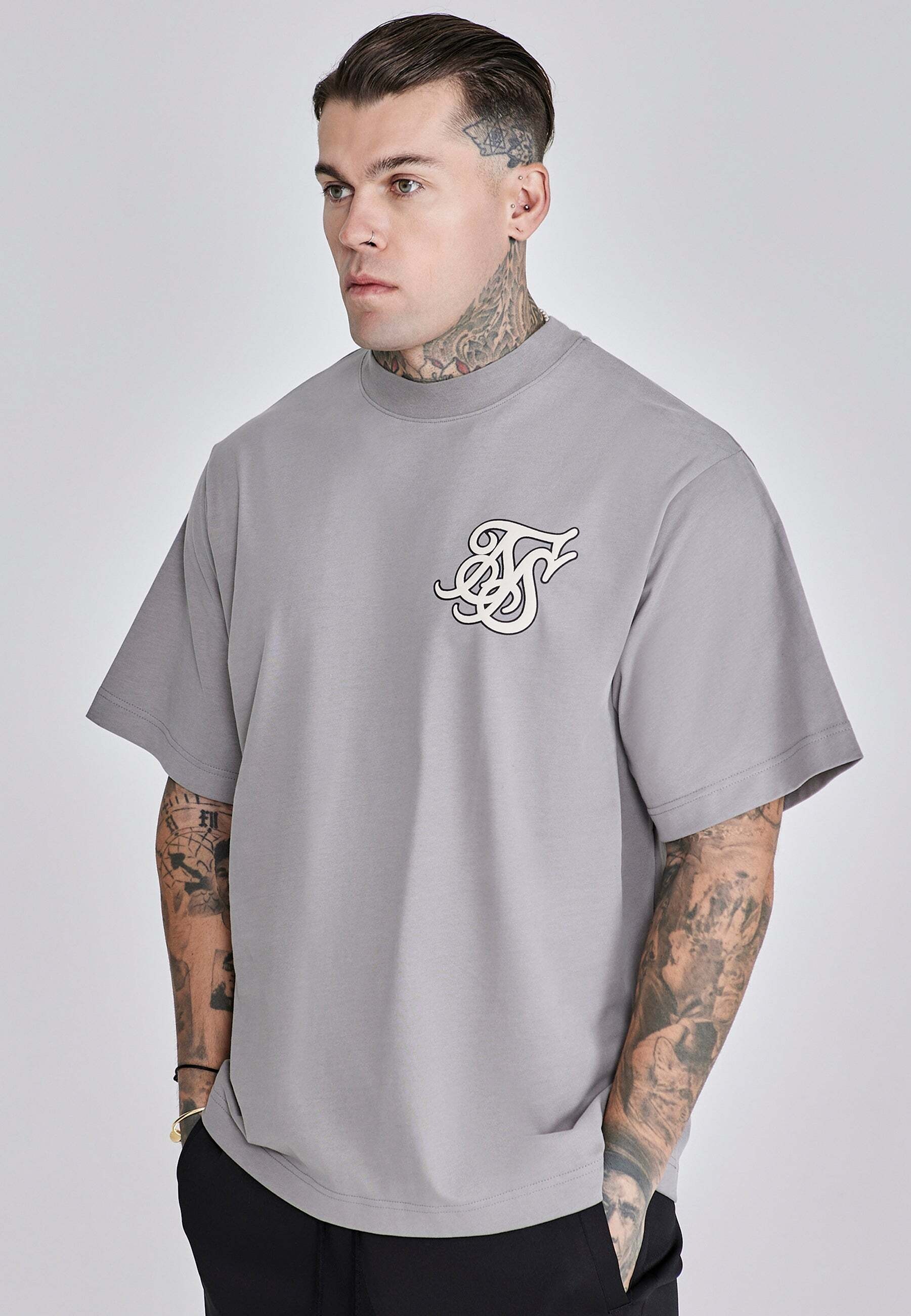 Image of Siksilk T-Shirt "Siksilk T-Shirt Oversized T-Shirt"