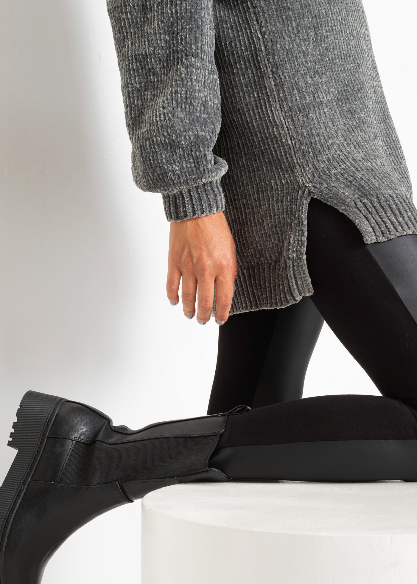 bonprix Pull long »Chenille-Longpullover« aus Chenille, mit breitem U-Boot-Ausschnitt, für kühle Tage