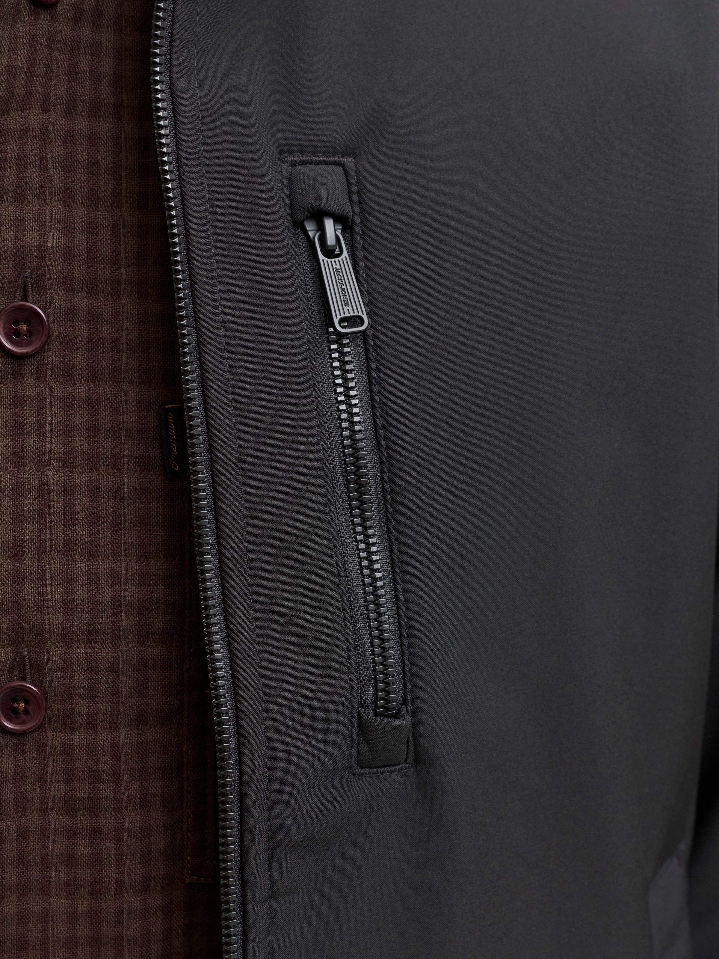 Jack & Jones Veste softshell »JJELIAM SOFTSHELL BOMBER NOOS« fibre synthétique, coupe régulière