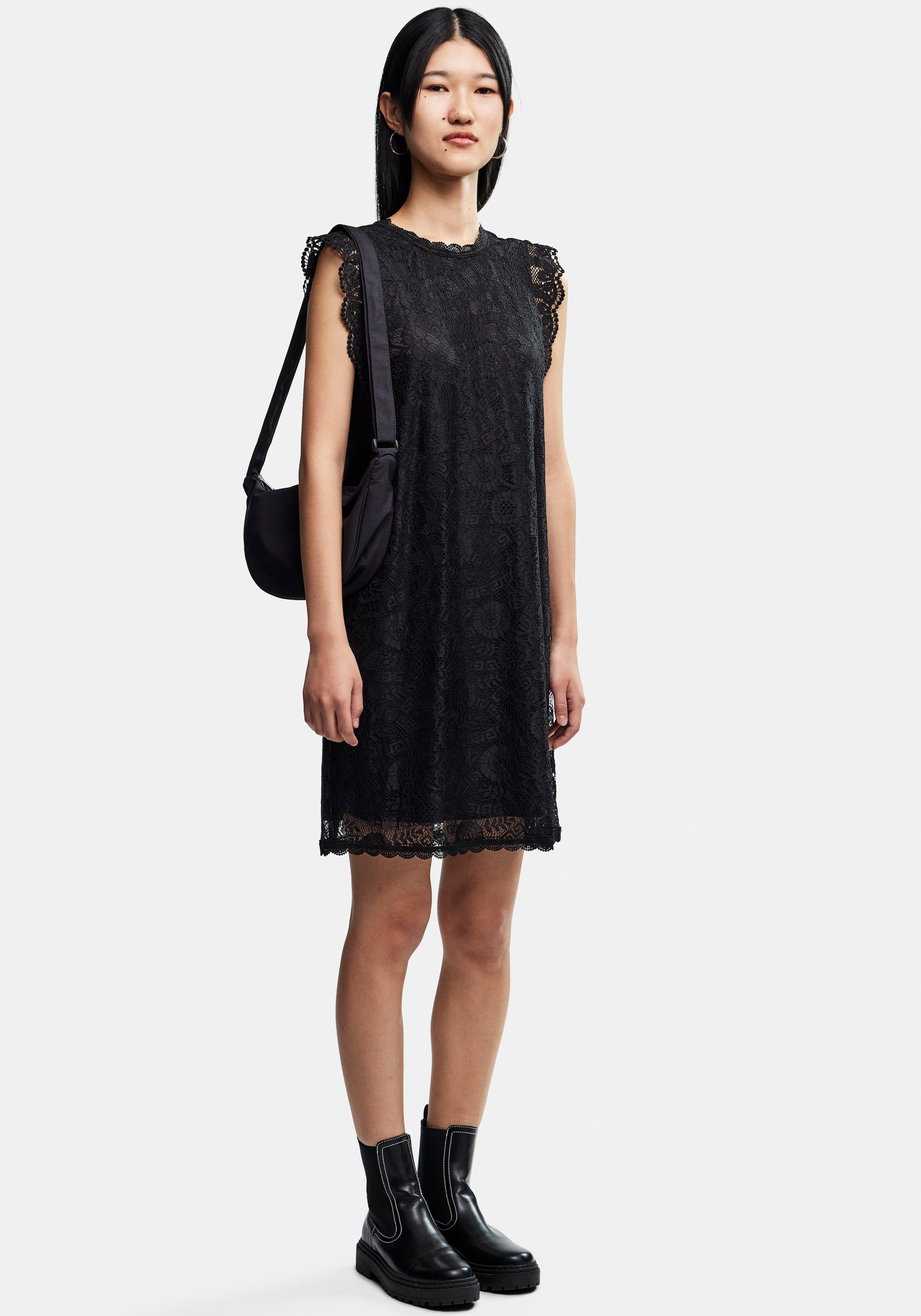 pieces Spitzenkleid »PCOLLINE SL LACE DRESS NOOS«