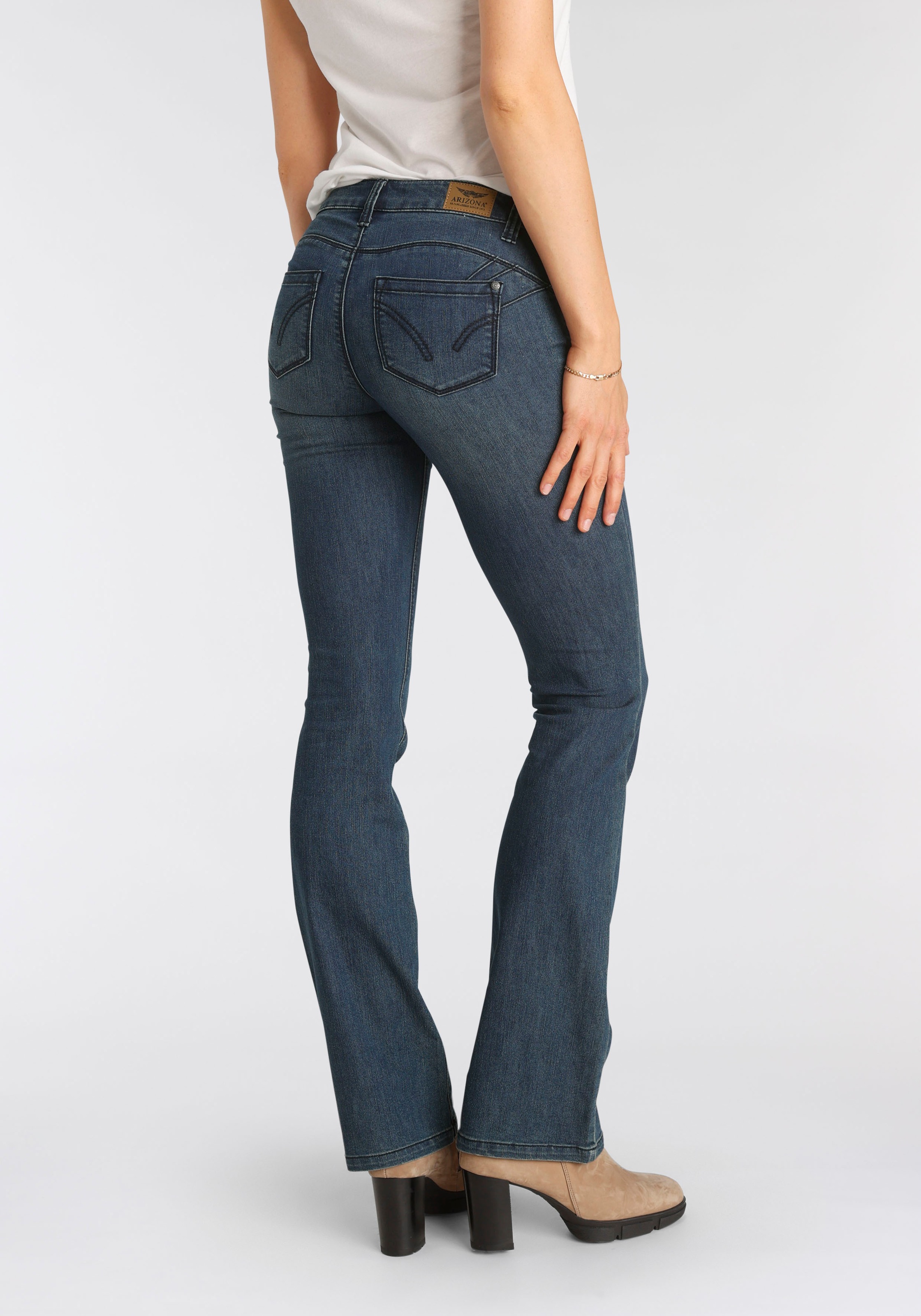 Image of Arizona Bootcut-Jeans »Shaping«, Mid Waist bei Ackermann Versand Schweiz